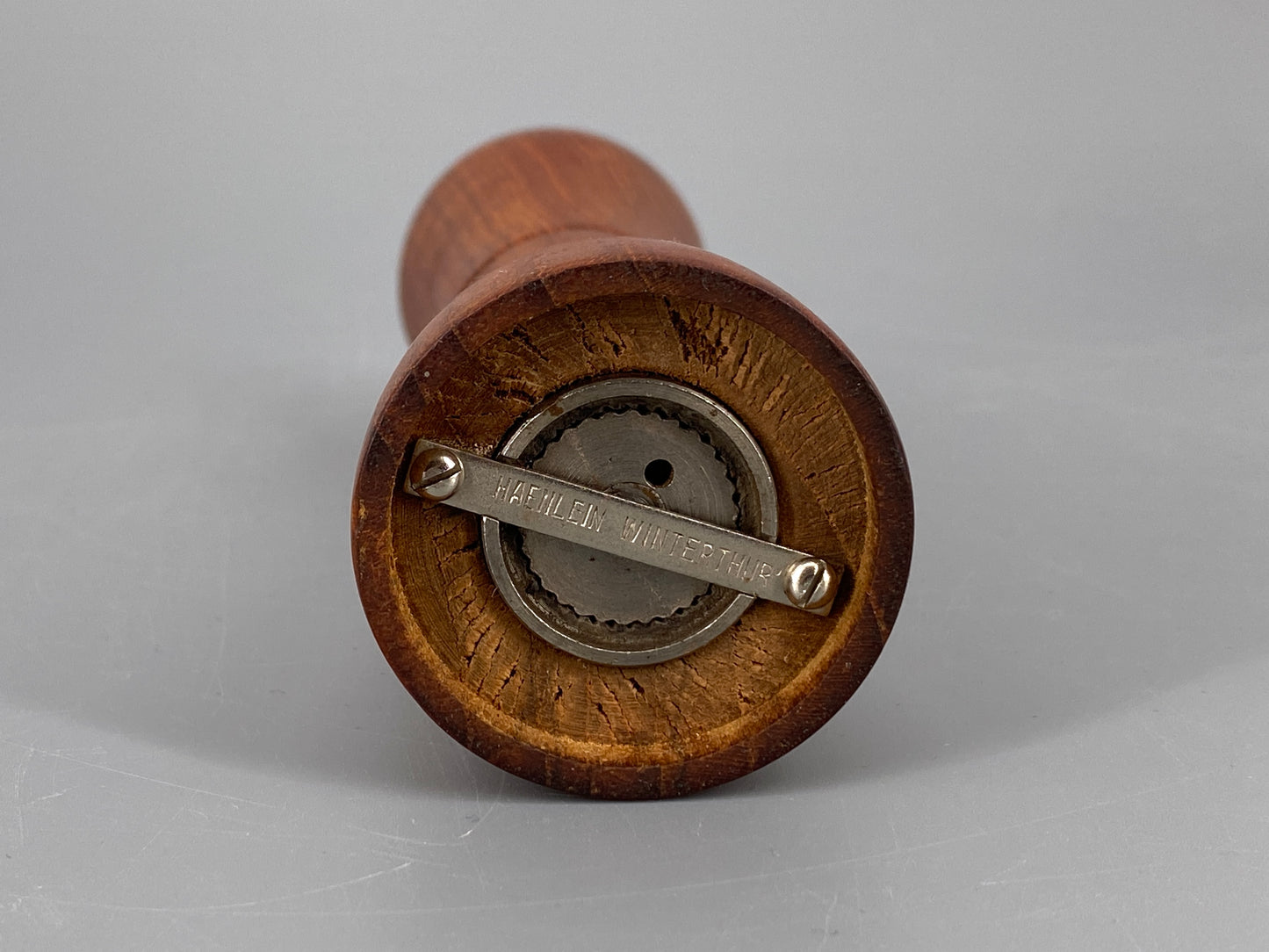 Mid Century Pfeffermühle von Haenlein Winterthur aus Teakholz, Schweiz, 1960er