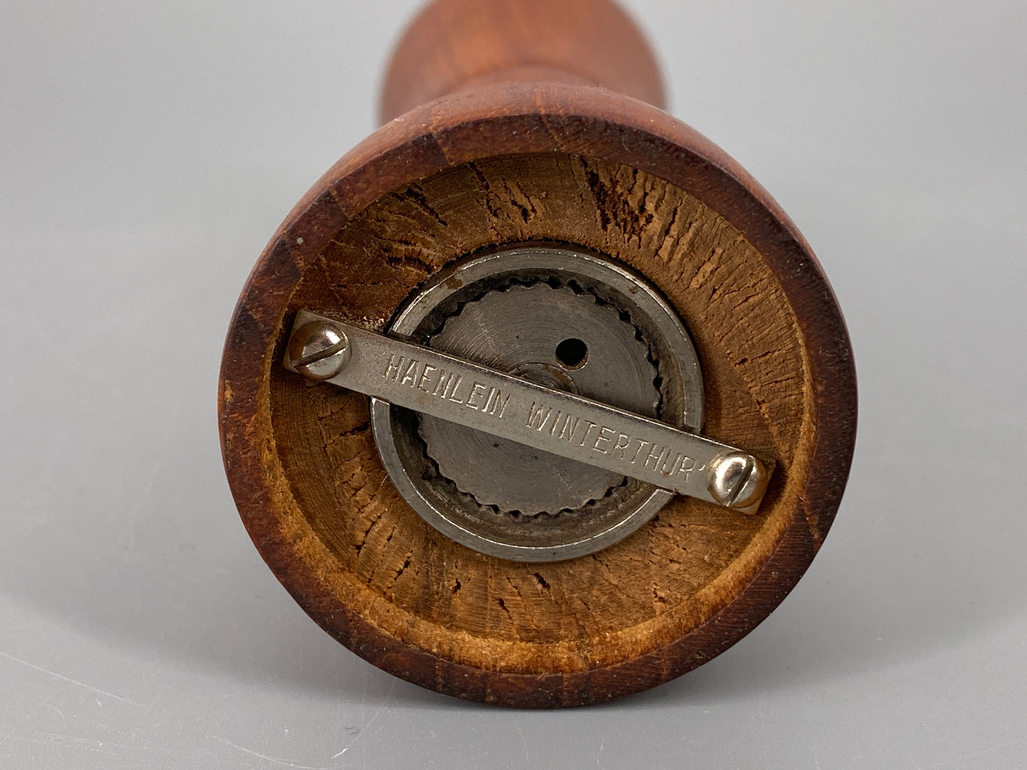 Mid Century Pfeffermühle von Haenlein Winterthur aus Teakholz, Schweiz, 1960er