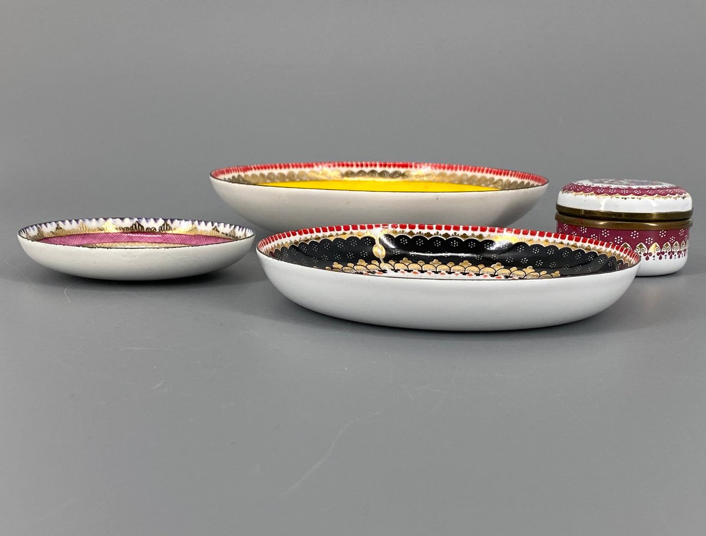 Handbemalte Emaille Schalen von Studio Steinböck, Österreich