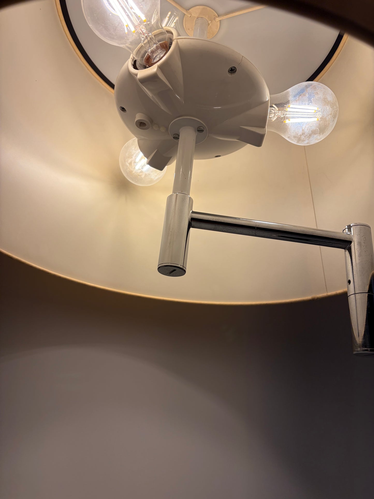 Mid Century Design Tischlampe "Schwenkomat" mit Stoffschirm von Swisslamps, Schweiz, 1970er