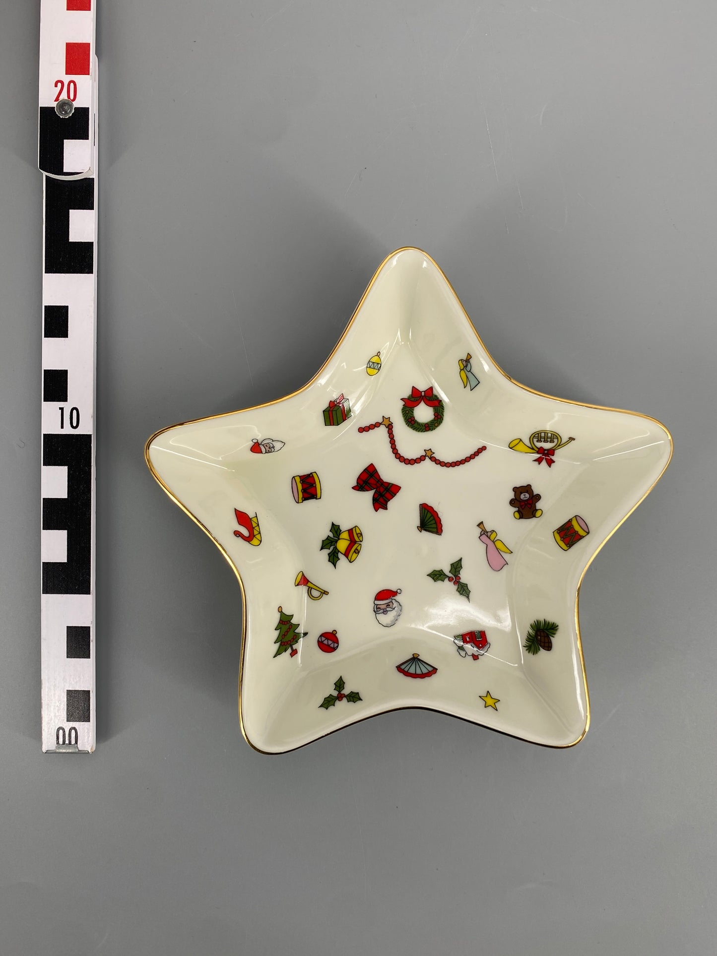 Taitù Porzellanschale von Bergamin, Sternenmotiv der Noël Oro-Kollektion, Italien, 1980er