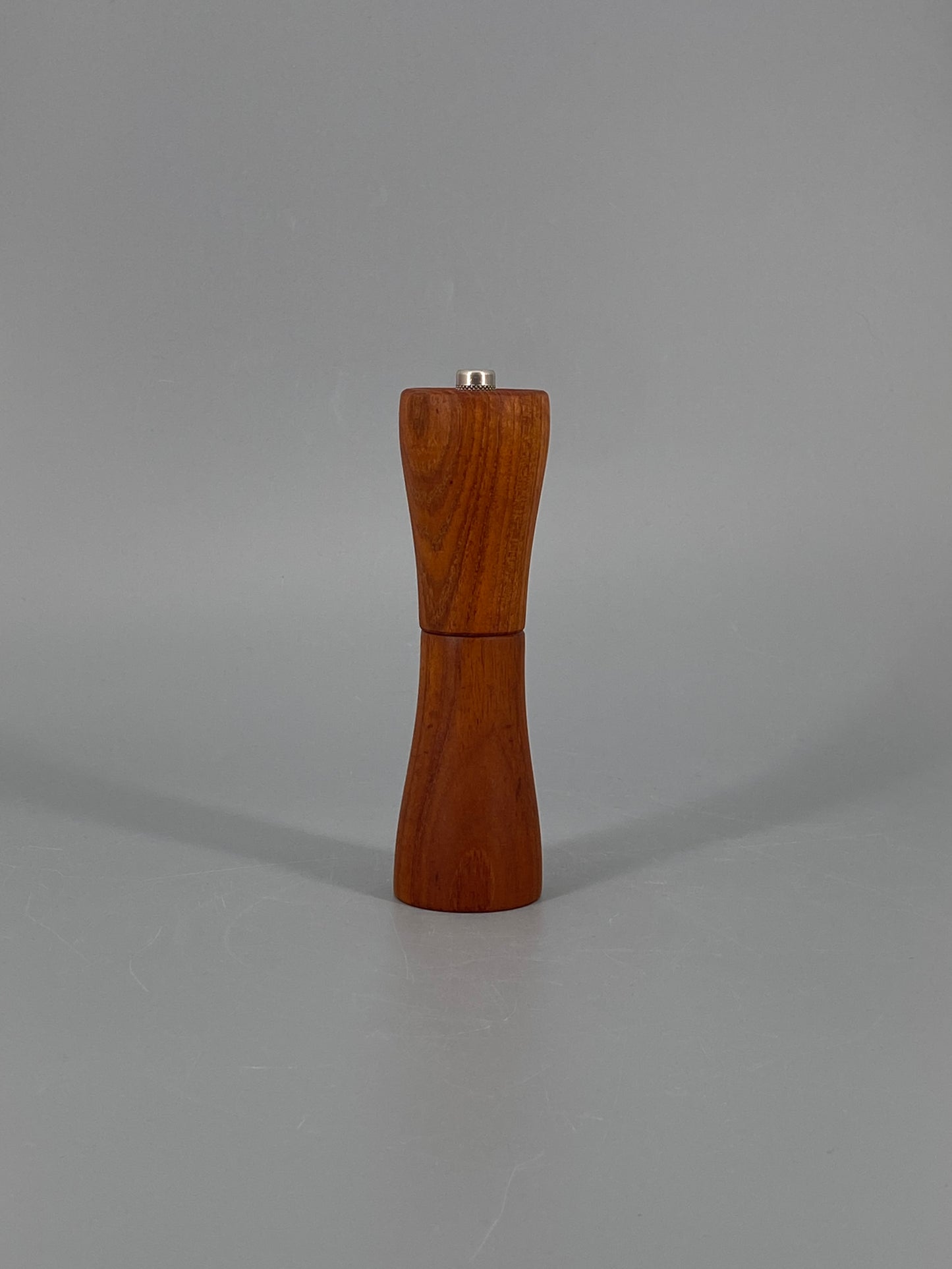 Mid Century Pfeffermühle von Haenlein Winterthur aus Teakholz, Schweiz, 1960er