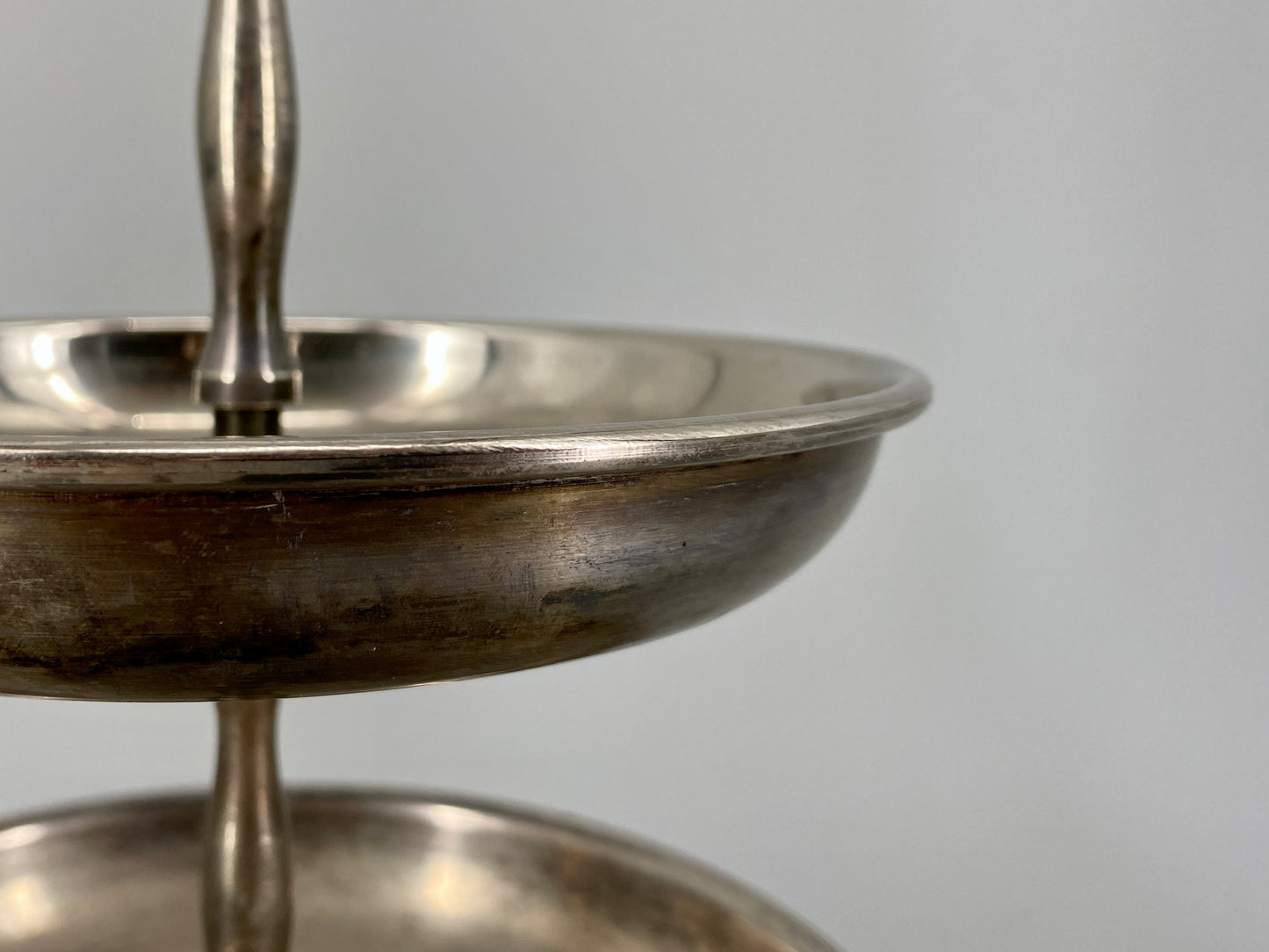 Dreistöckige Etagere in Silber, vintage