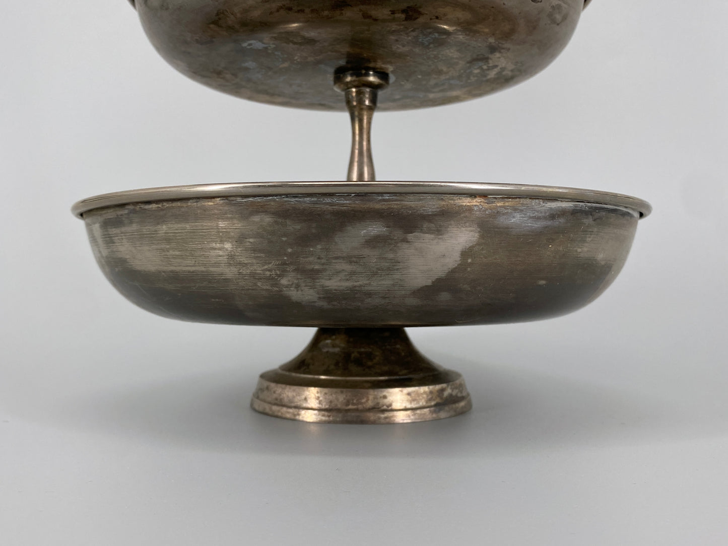 Dreistöckige Etagere in Silber, vintage