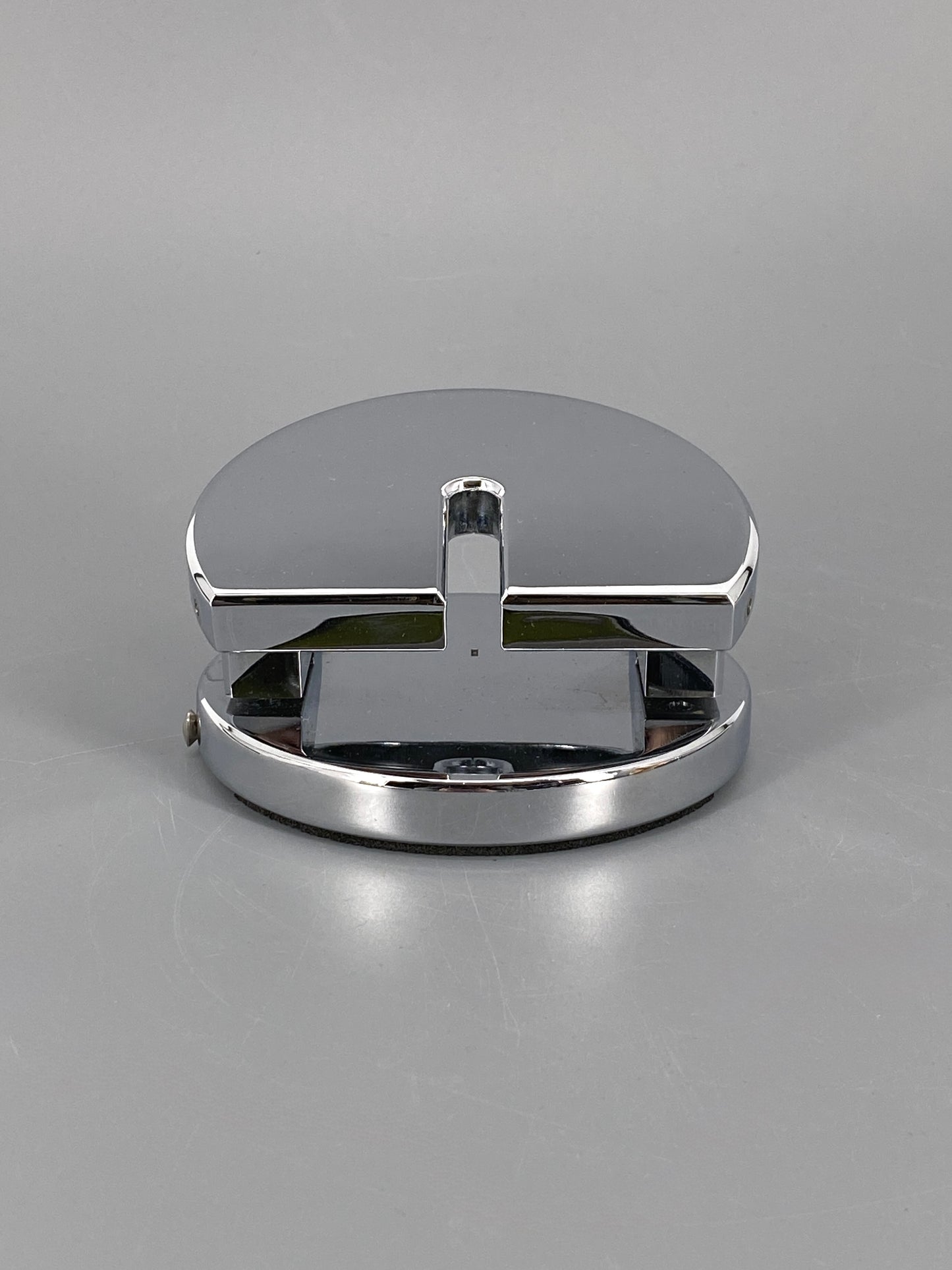 Locher aus der Serie Classic von Gábor Tesity für emform, Chrom