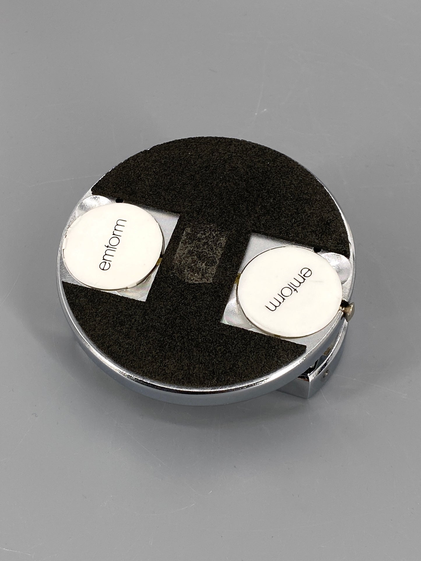 Locher aus der Serie Classic von Gábor Tesity für emform, Chrom