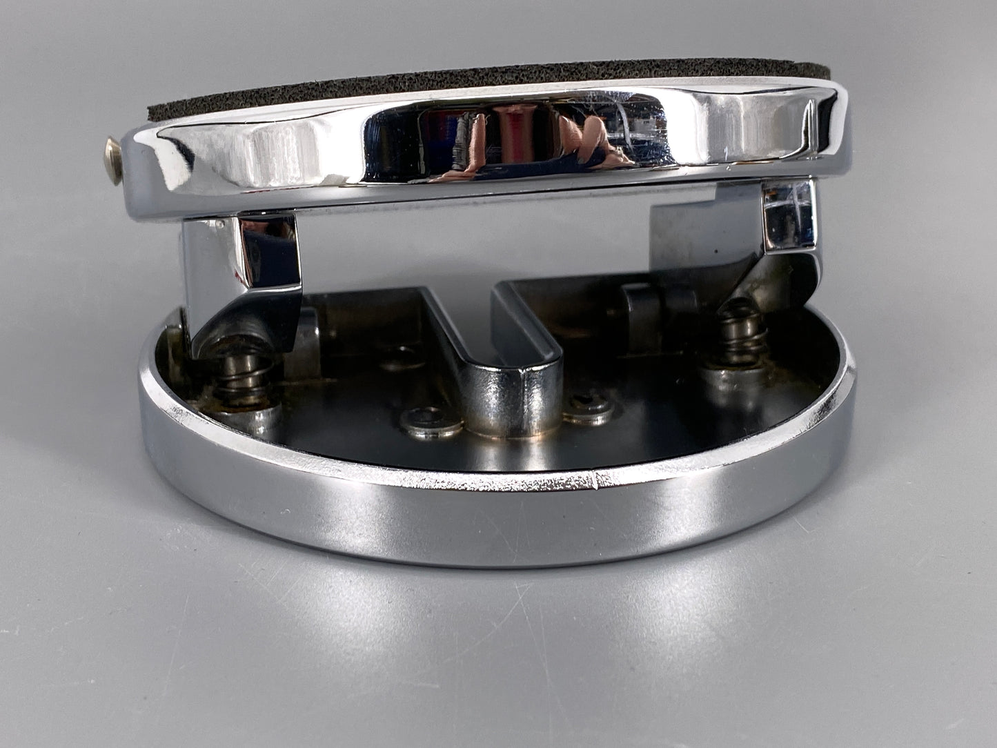 Locher aus der Serie Classic von Gábor Tesity für emform, Chrom