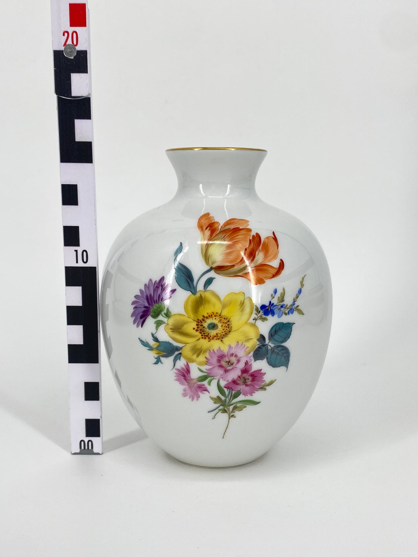 Porzellan Vase mit Blumenbouquet von Meissen, Deutschland 20.Jhd