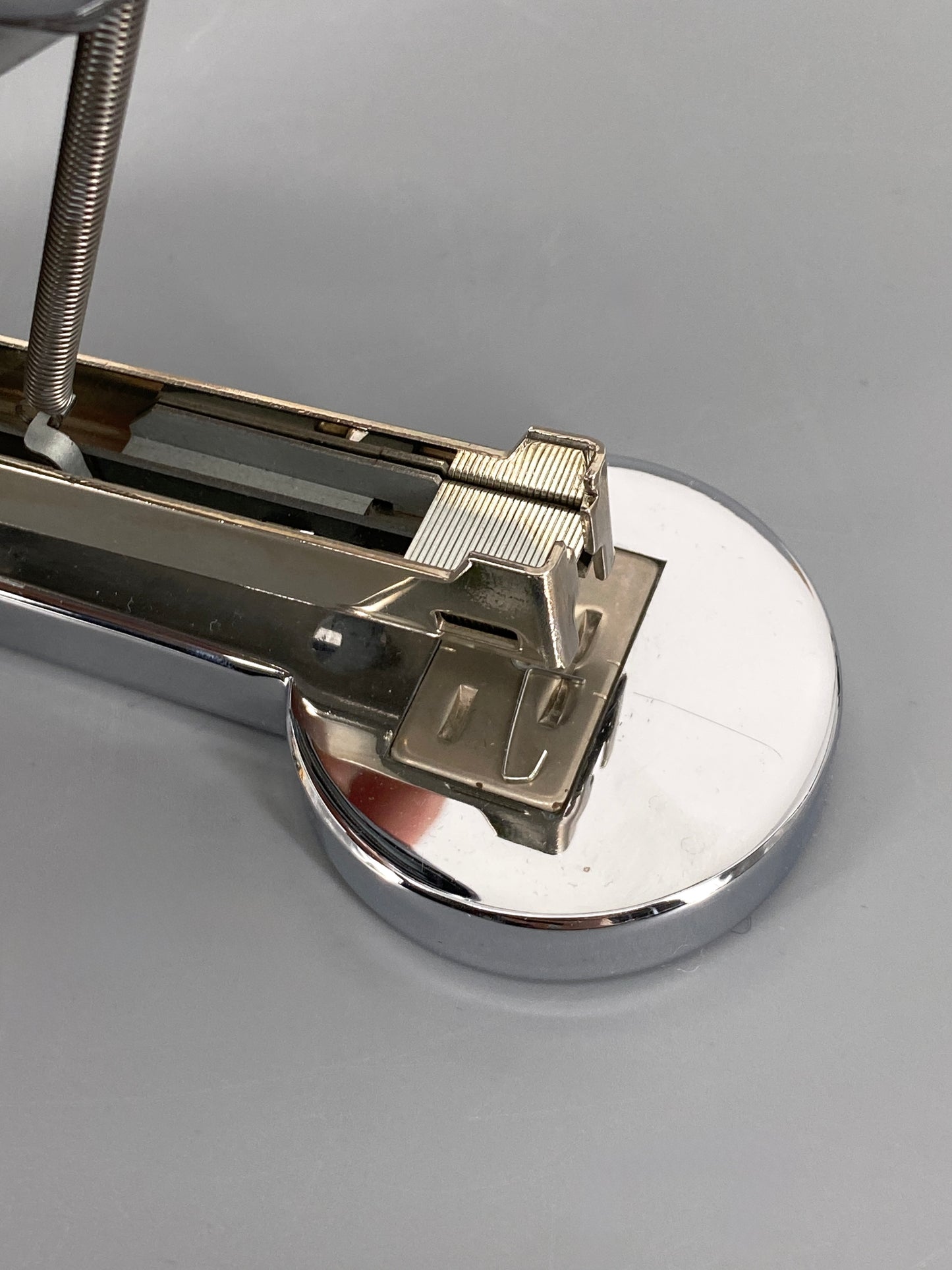 Tacker aus der Serie Classic von Gábor Tesity für emform, Chrom