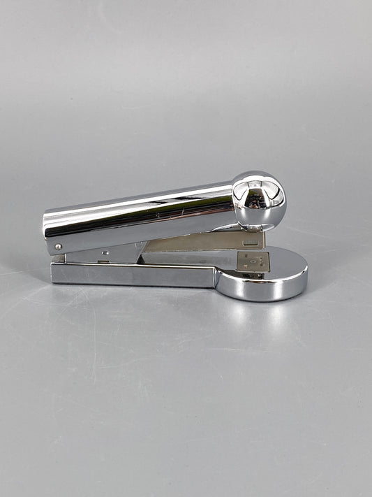Tacker aus der Serie Classic von Gábor Tesity für emform, Chrom
