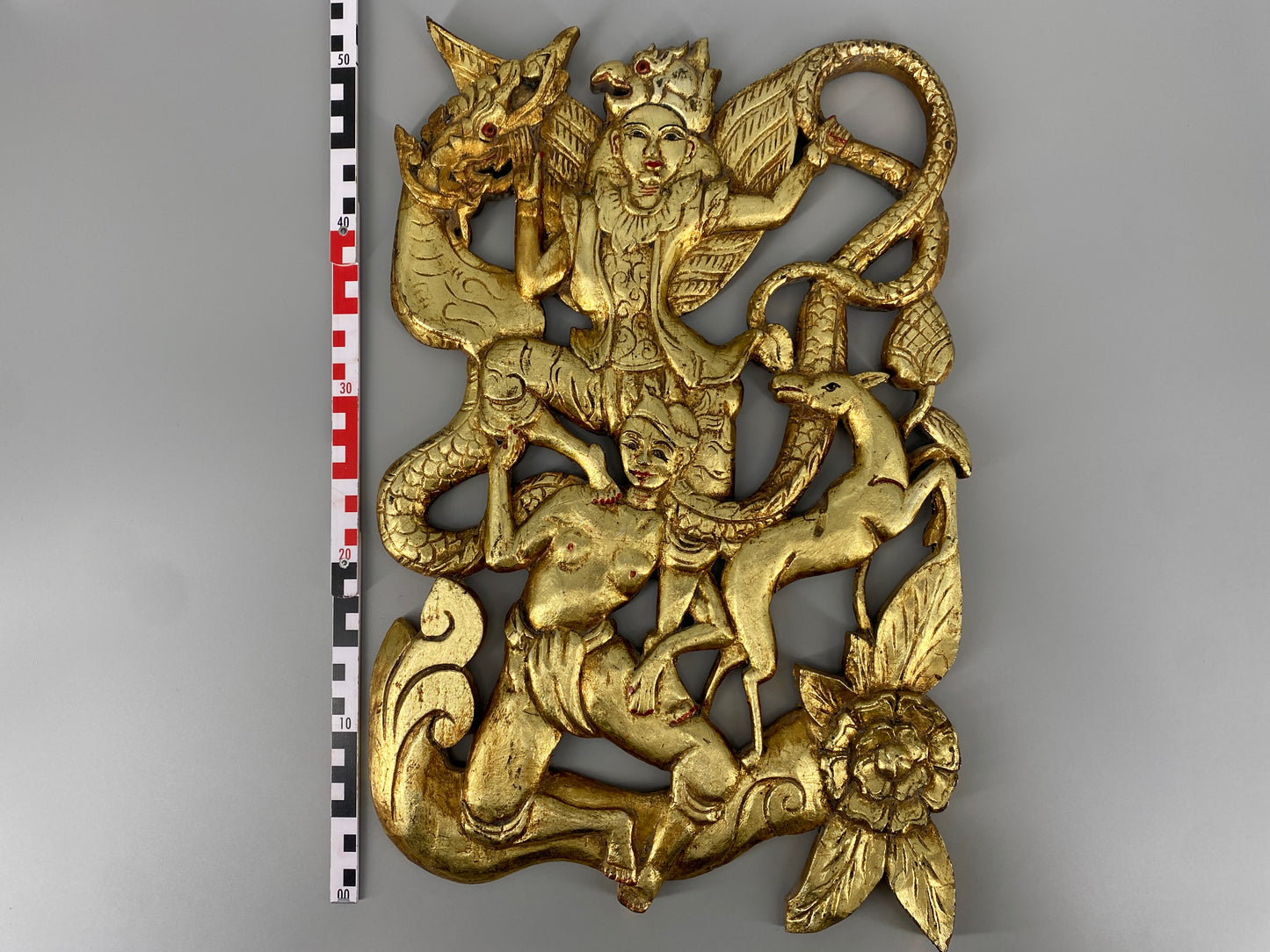 Wandrelief der mythologischen Figur Garuda, Thailand/Indonesien, vintage
