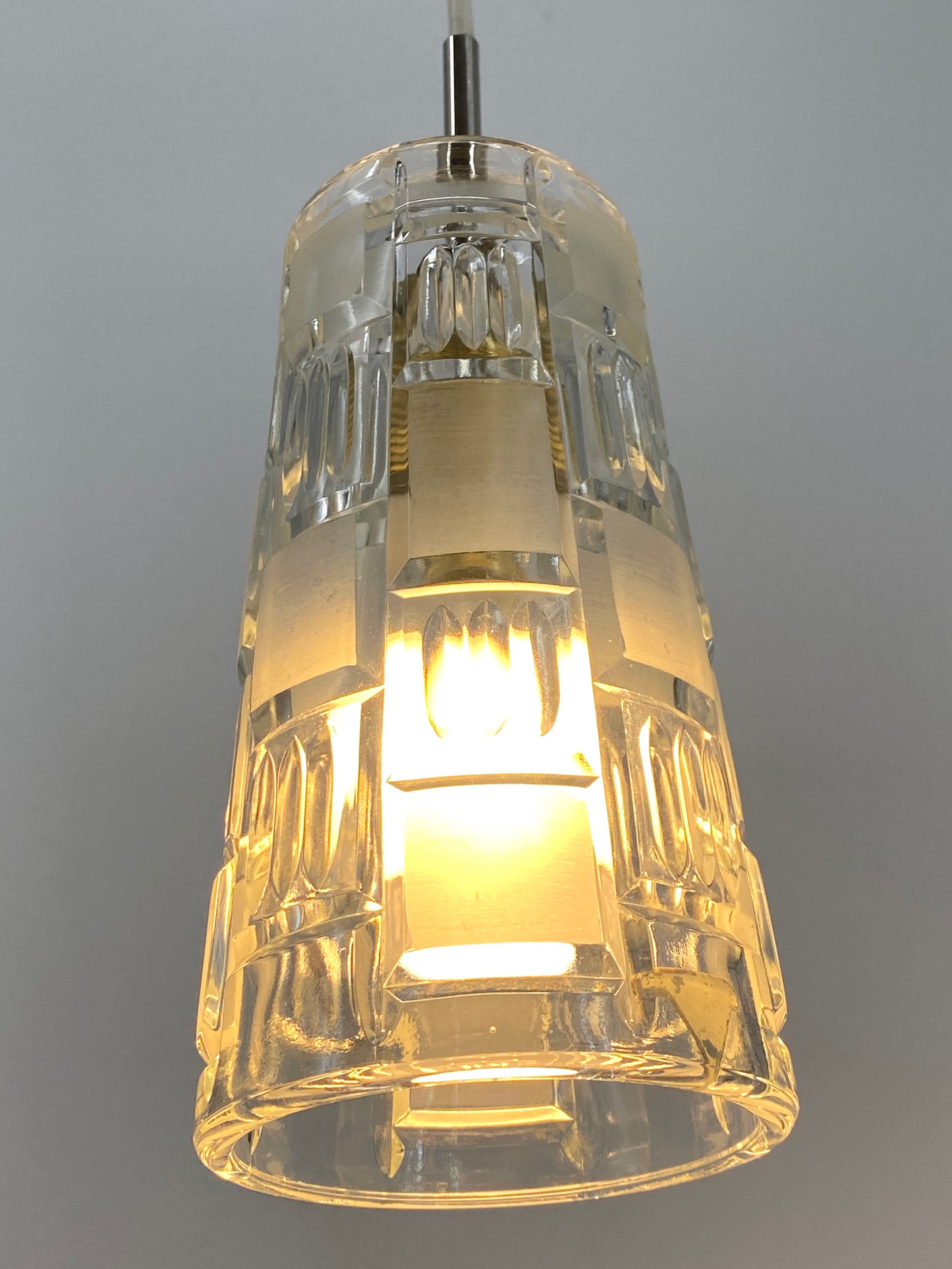 Vintage Hängelampe mit Reliefschliff von "Oberglas Austria", Österreich 1970er