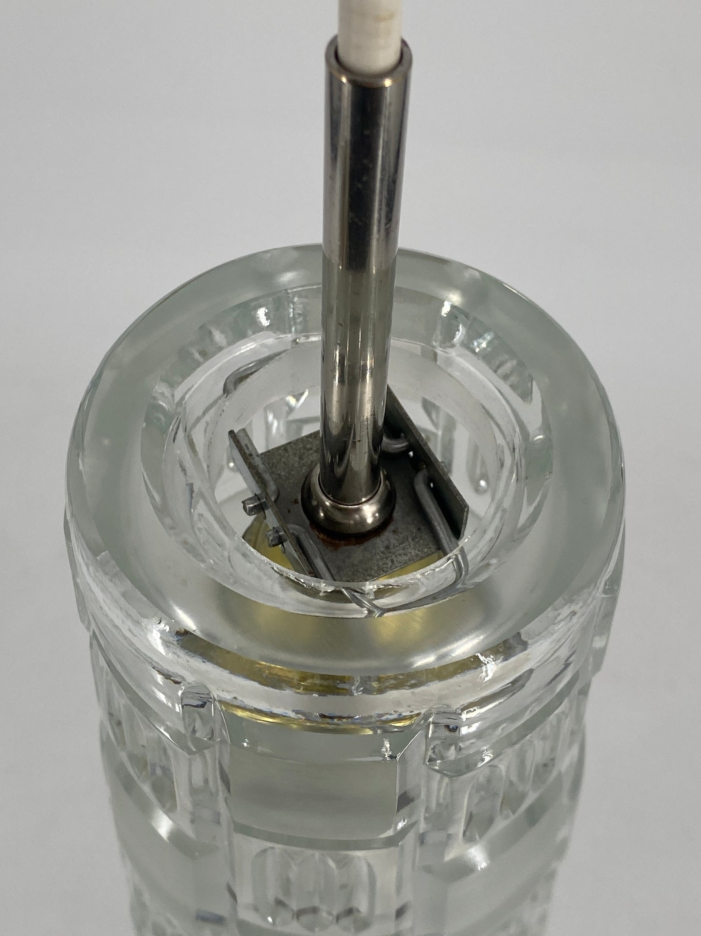 Vintage Hängelampe mit Reliefschliff von "Oberglas Austria", Österreich 1970er