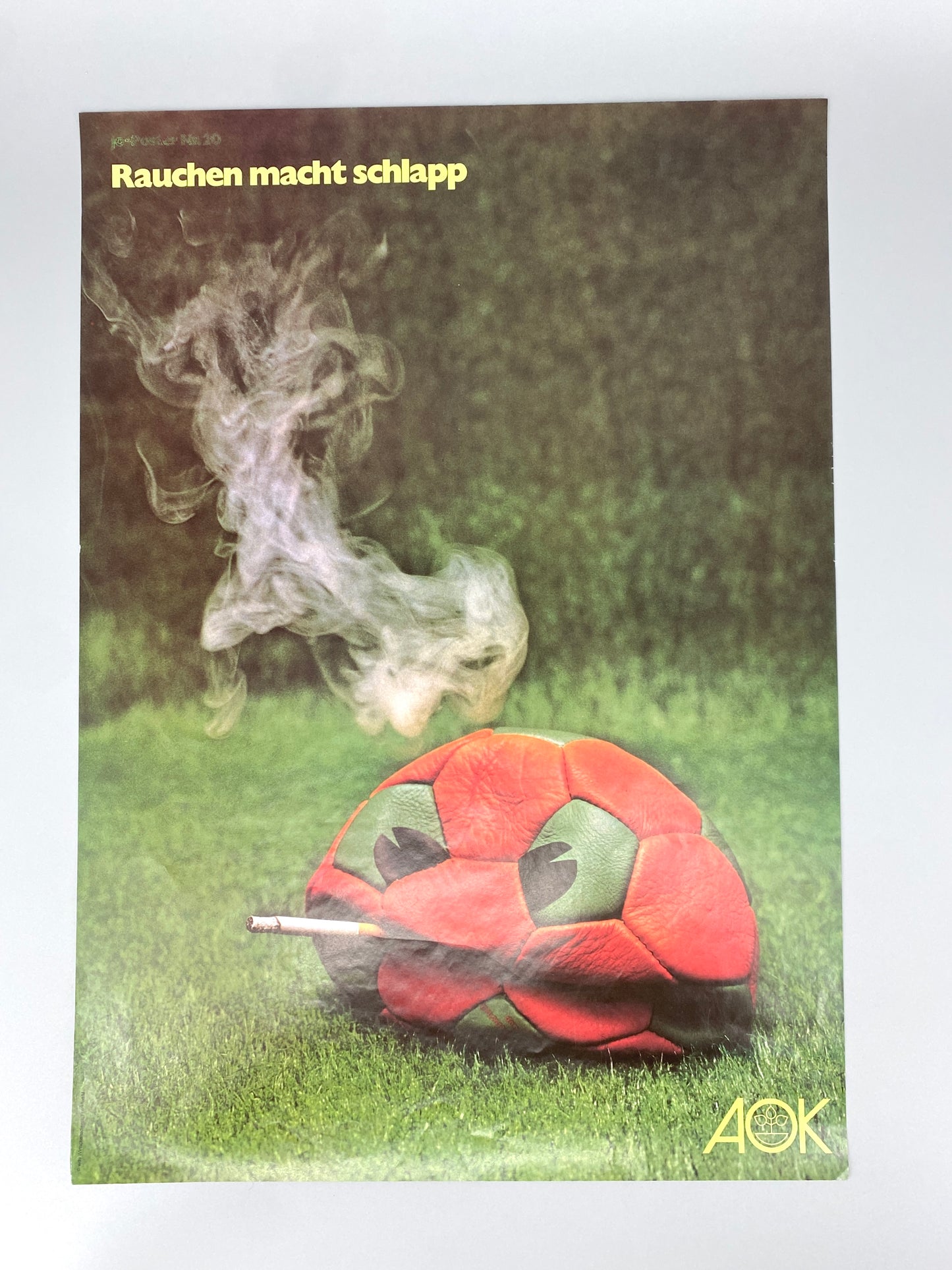 2x Anti-Raucher Plakate der AOK