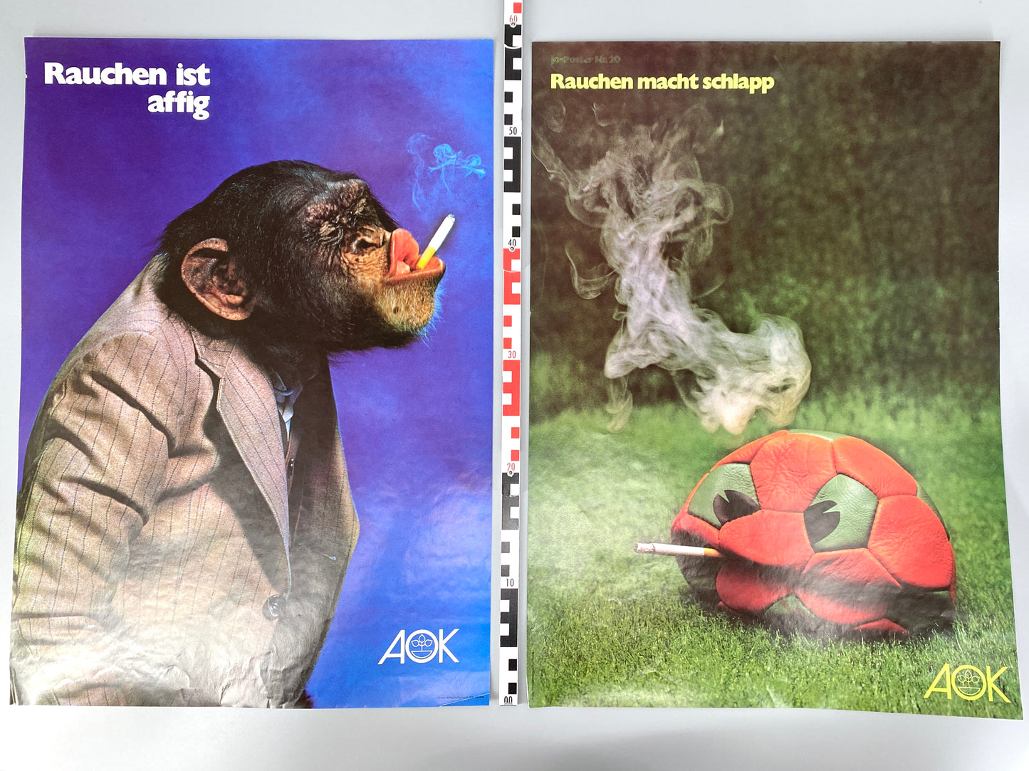 2x Anti-Raucher Plakate der AOK