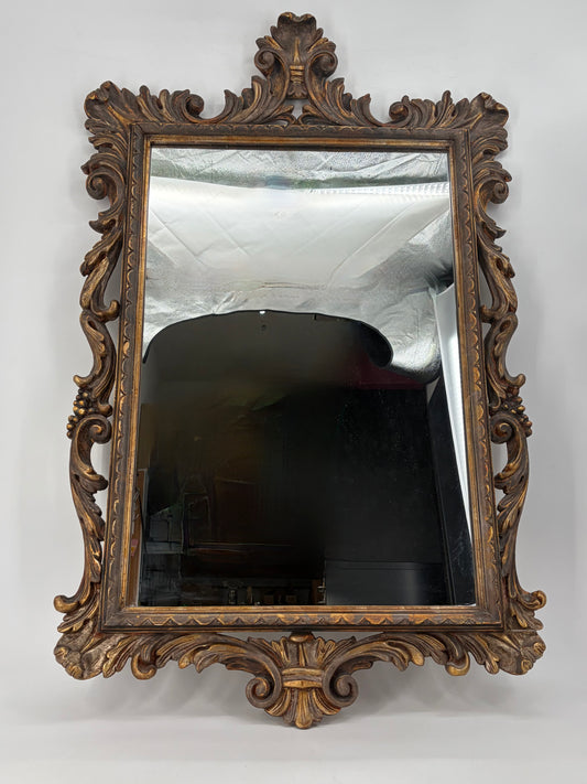 Barock-Stil Wandspiegel mit ornamentverziertem Rahmen