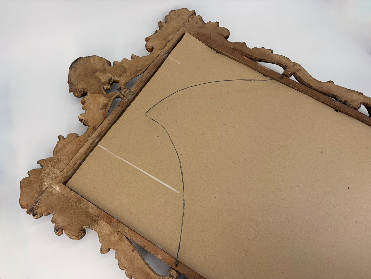 Barock-Stil Wandspiegel mit Ornament-verziertem Rahmen