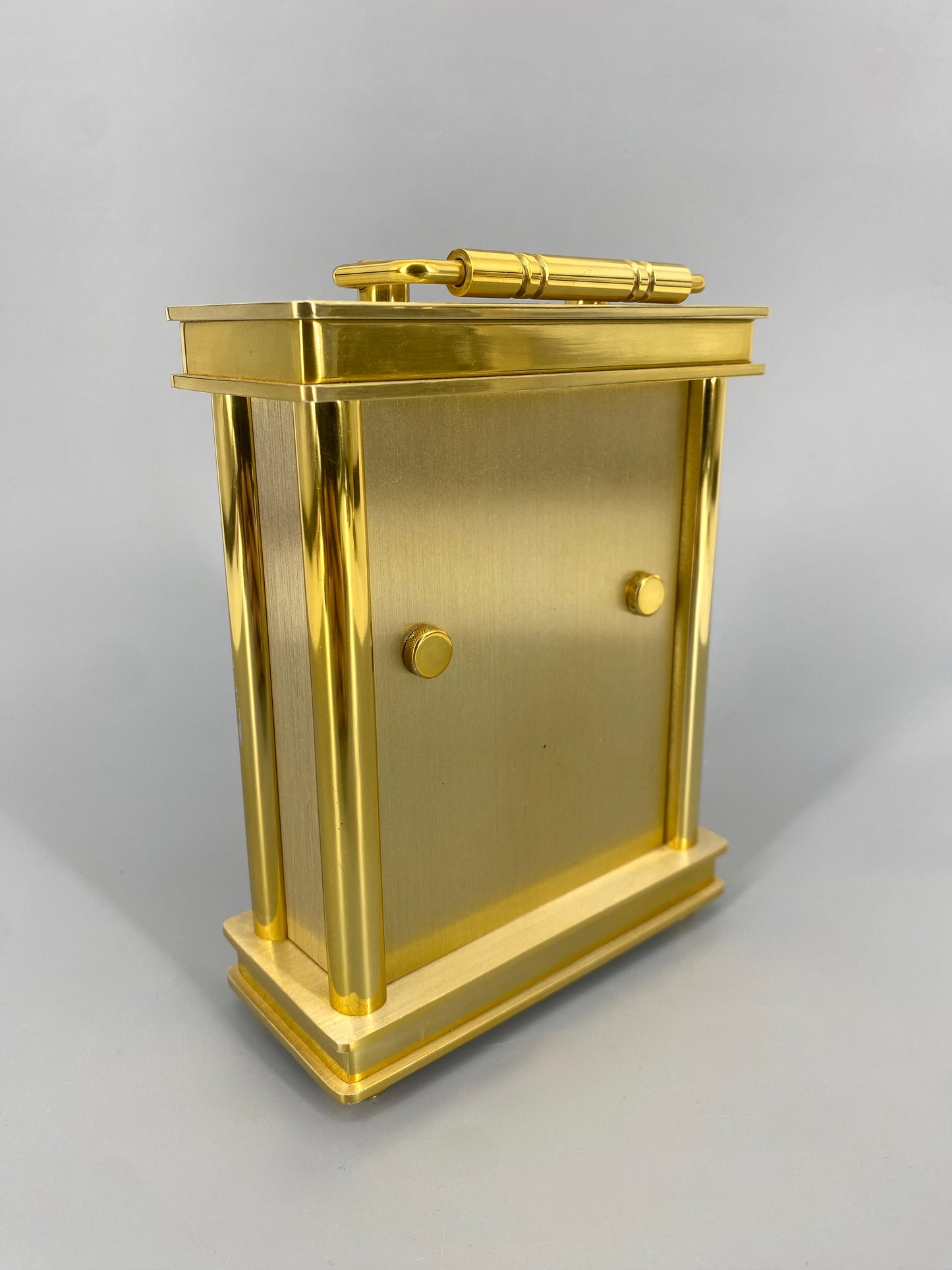 goldene, moderne Portaluhr von Atlanta