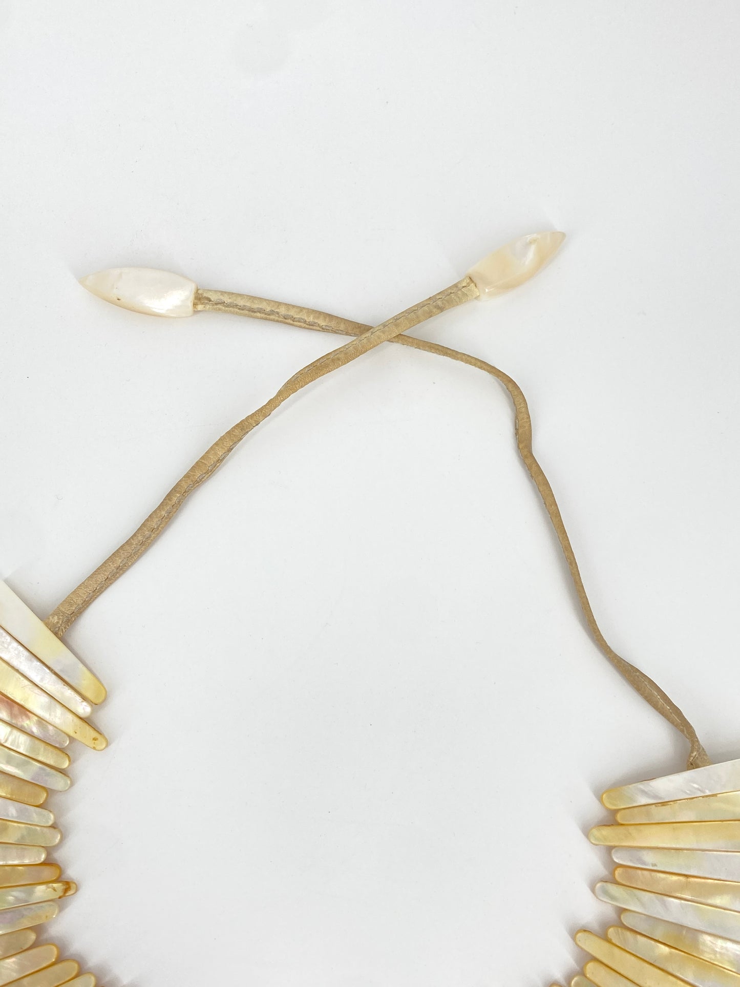 Perlmutt Colllier von Monies