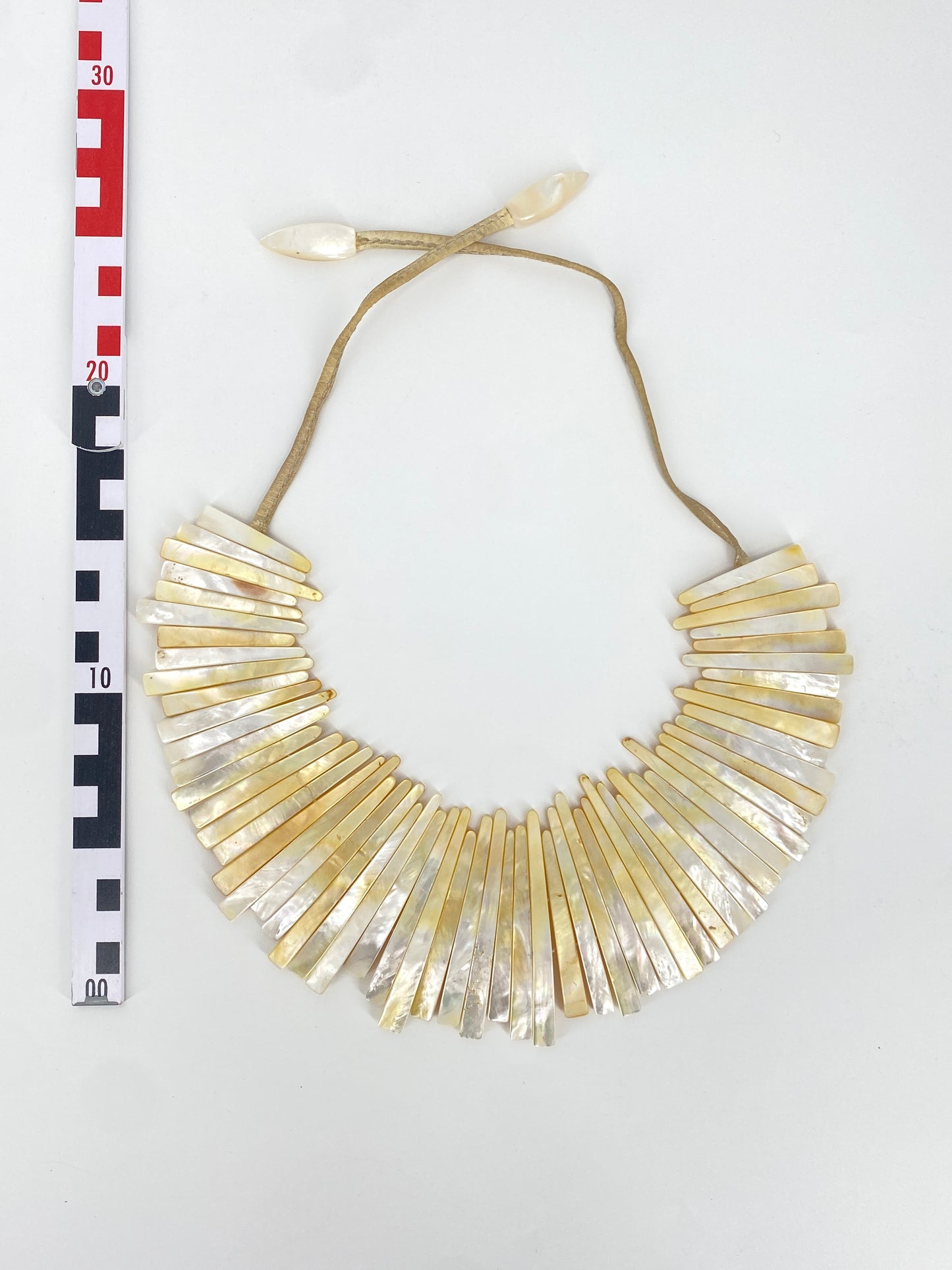 Perlmutt Colllier von Monies