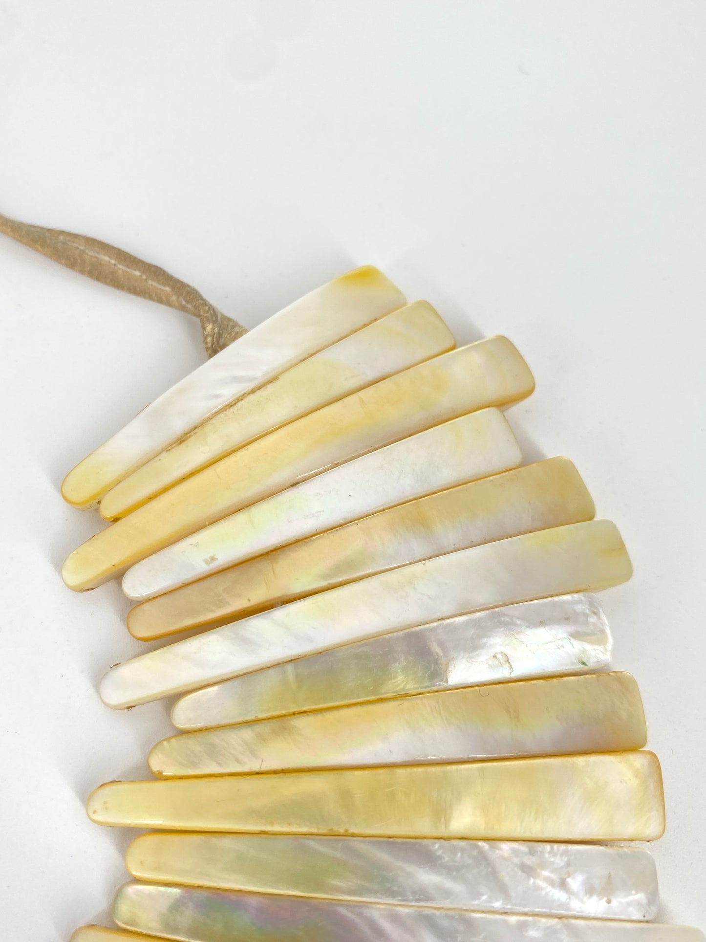 Perlmutt Colllier von Monies