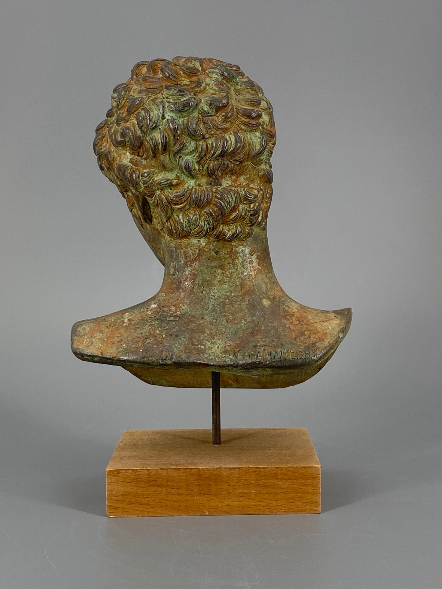 Büste "Jüngling von Marathon" Replik auf Holzsockel