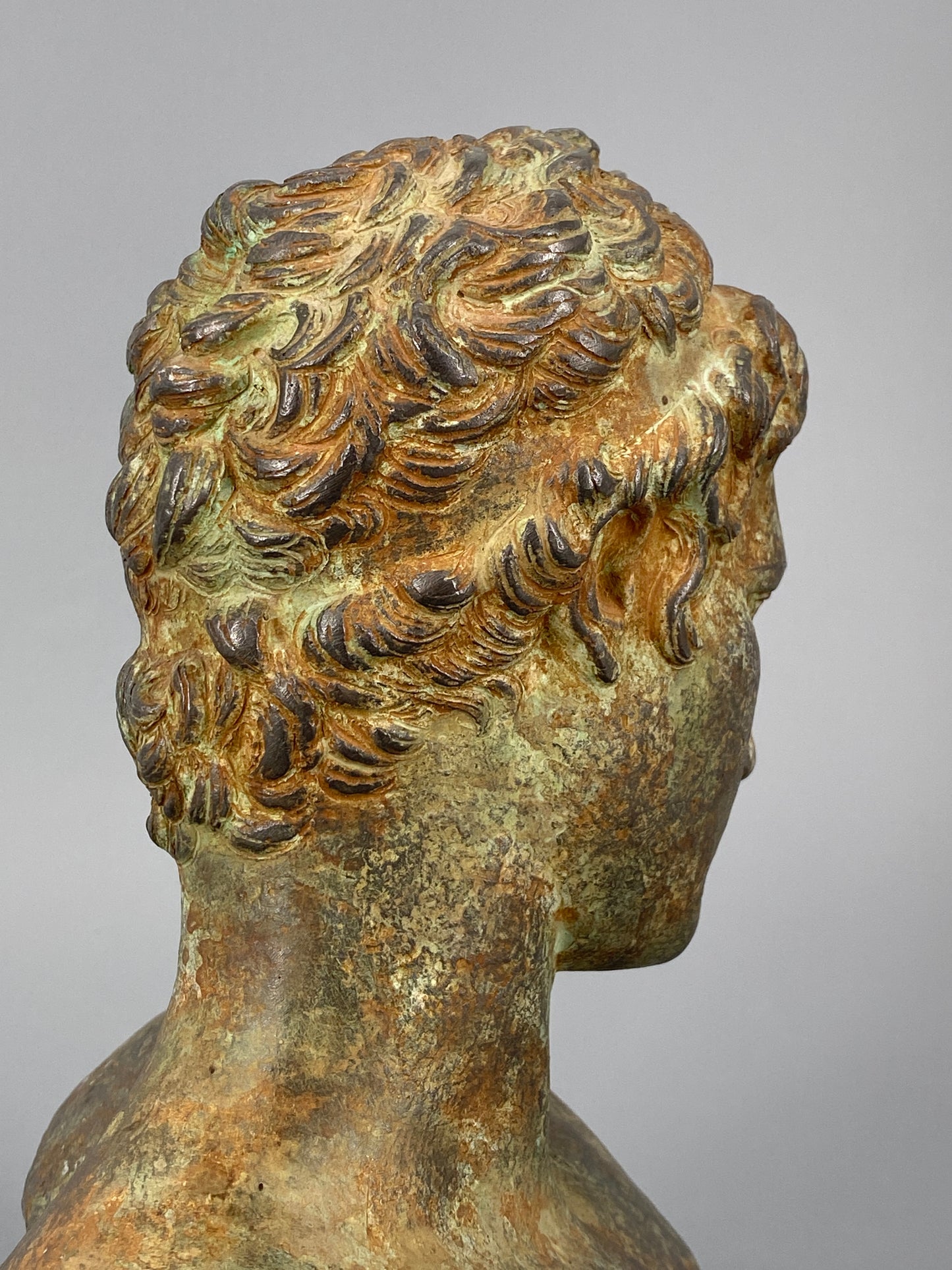 Büste "Jüngling von Marathon" Replik auf Holzsockel