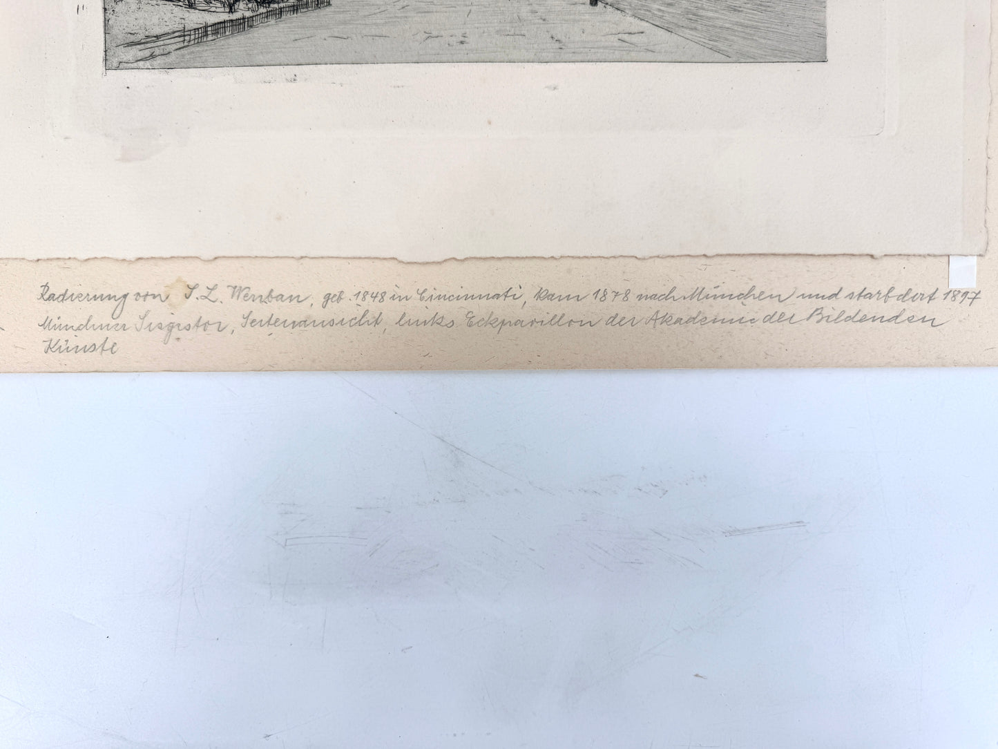 S. L. Wenban, Münchener Siegestor mit Akademie der bildenden Künste. Radierung