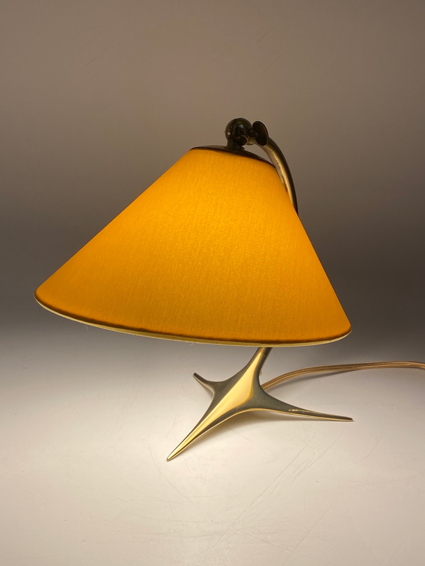 Tischlampe mit Krähenfuß, 50er Jahre