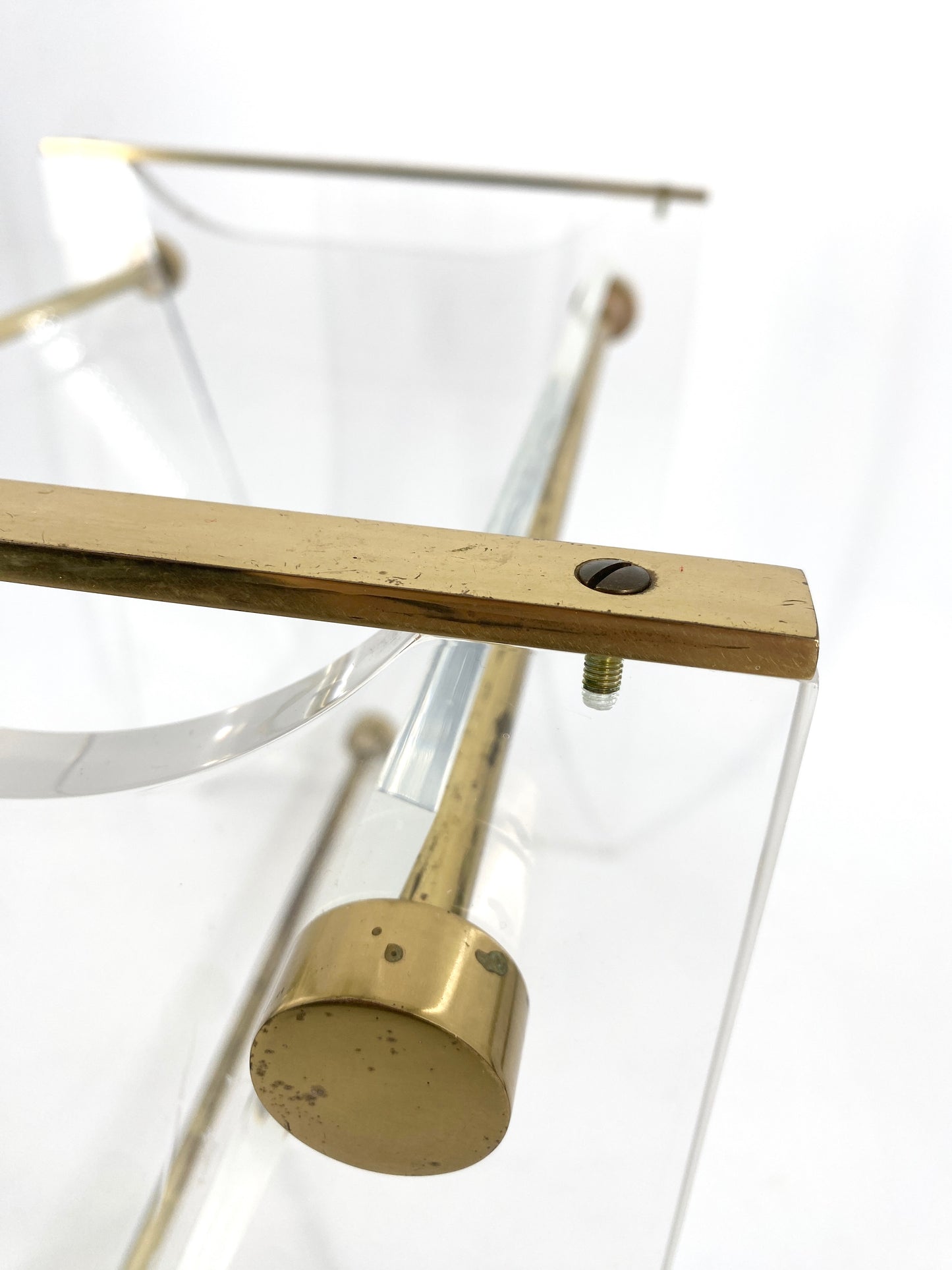 Zeitungsständer aus Acrylglas im Hollywood Regency Stil, 1970er