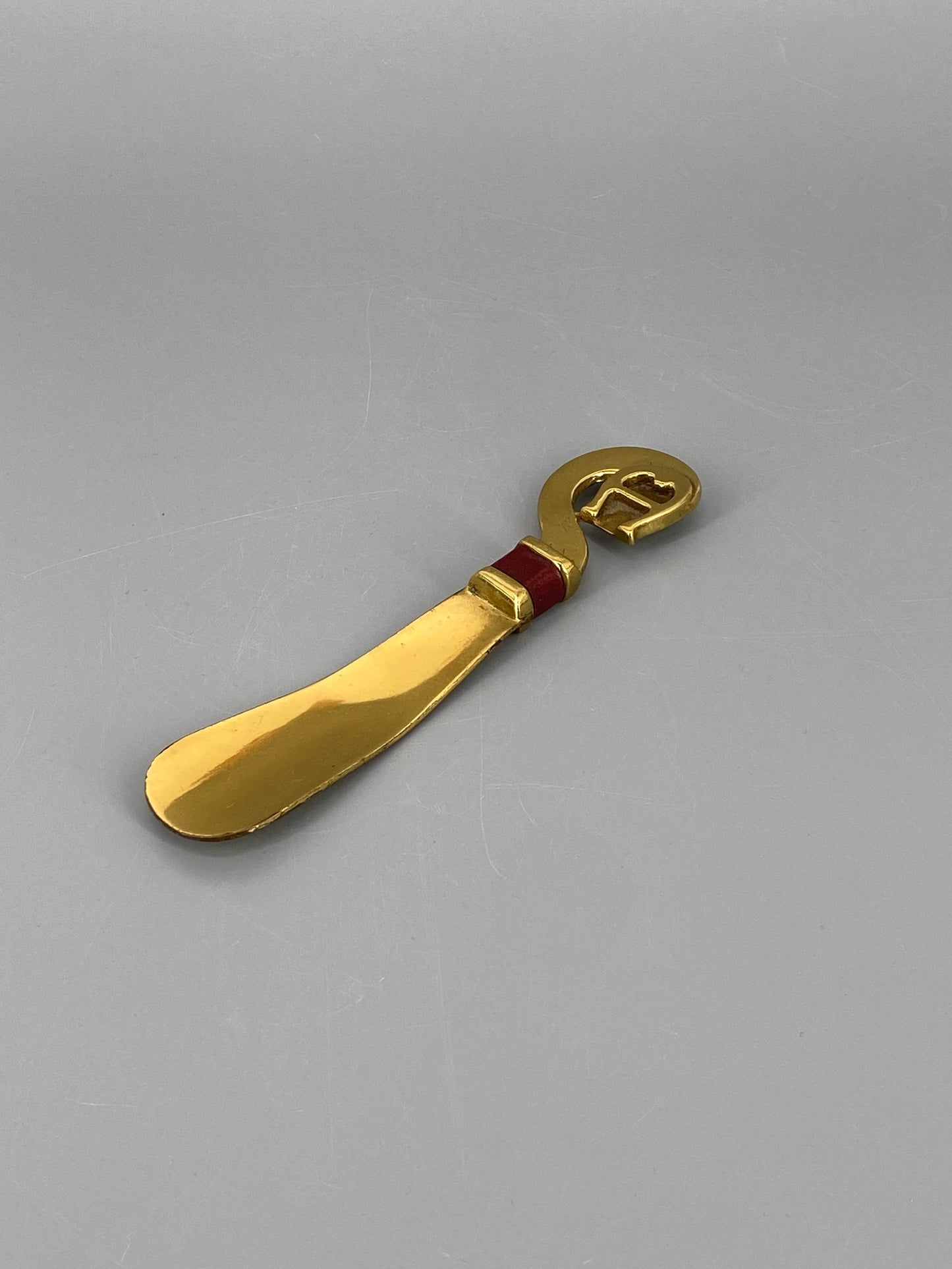 Schuhlöffel und Bürste von Etienne Aigner aus Messing