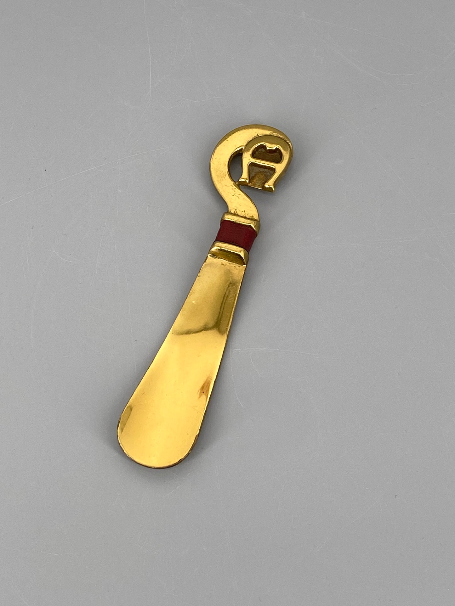 Schuhlöffel und Bürste von Etienne Aigner aus Messing