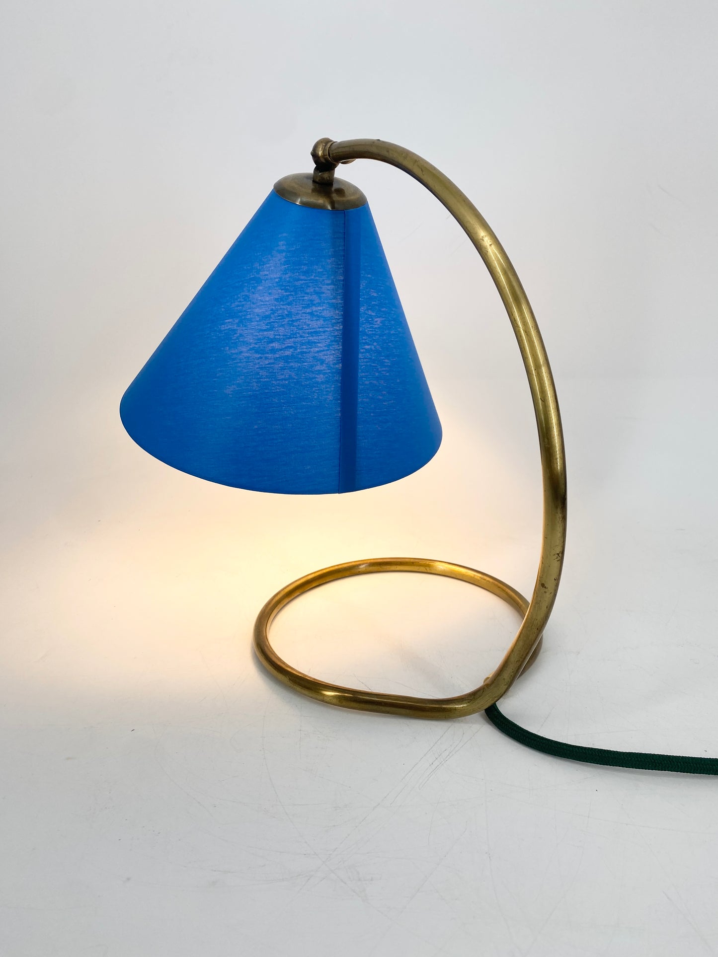 Tischlampe mit Messingfuß, 50er Jahre
