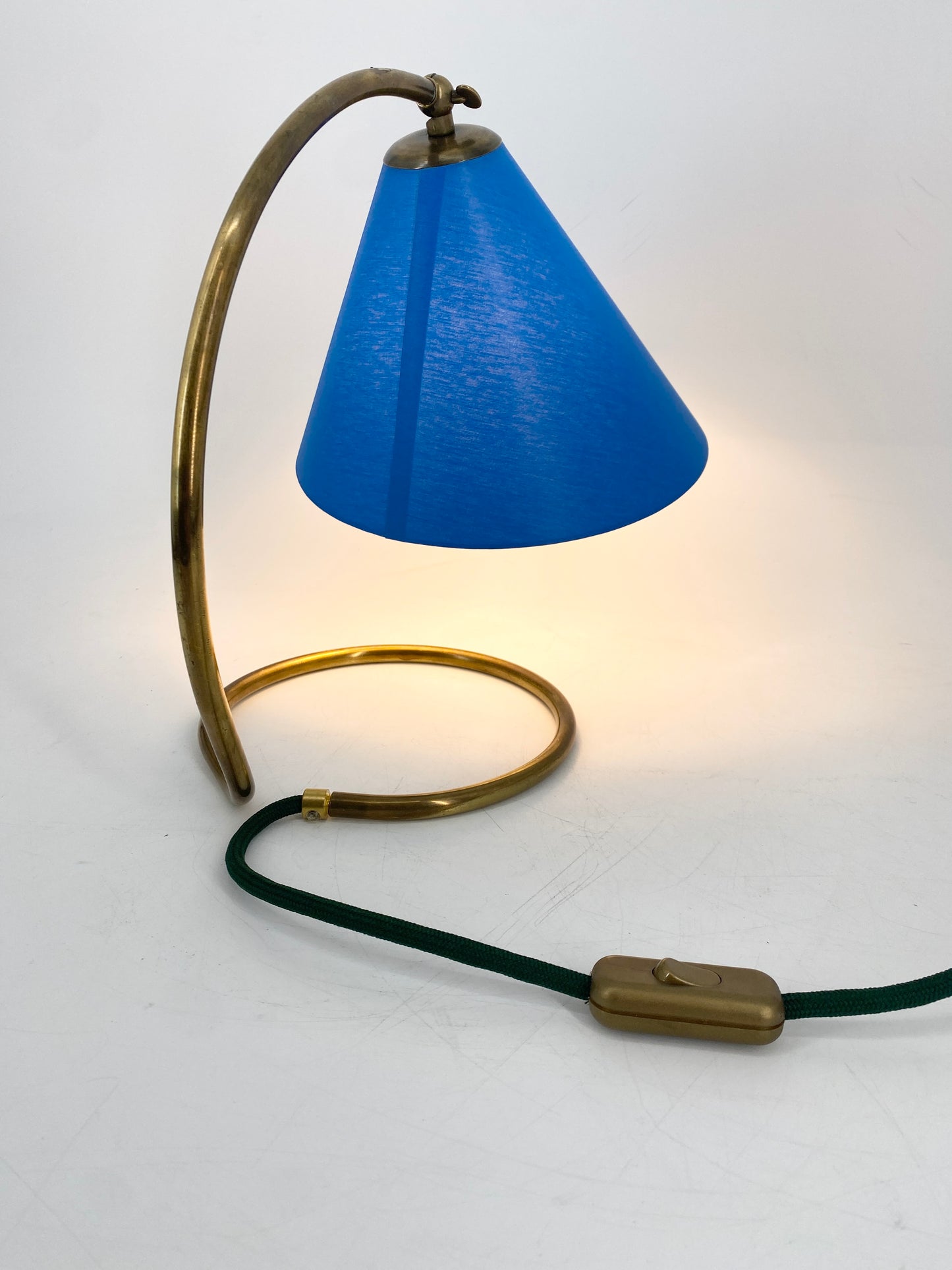 Tischlampe mit Messingfuß, 50er Jahre