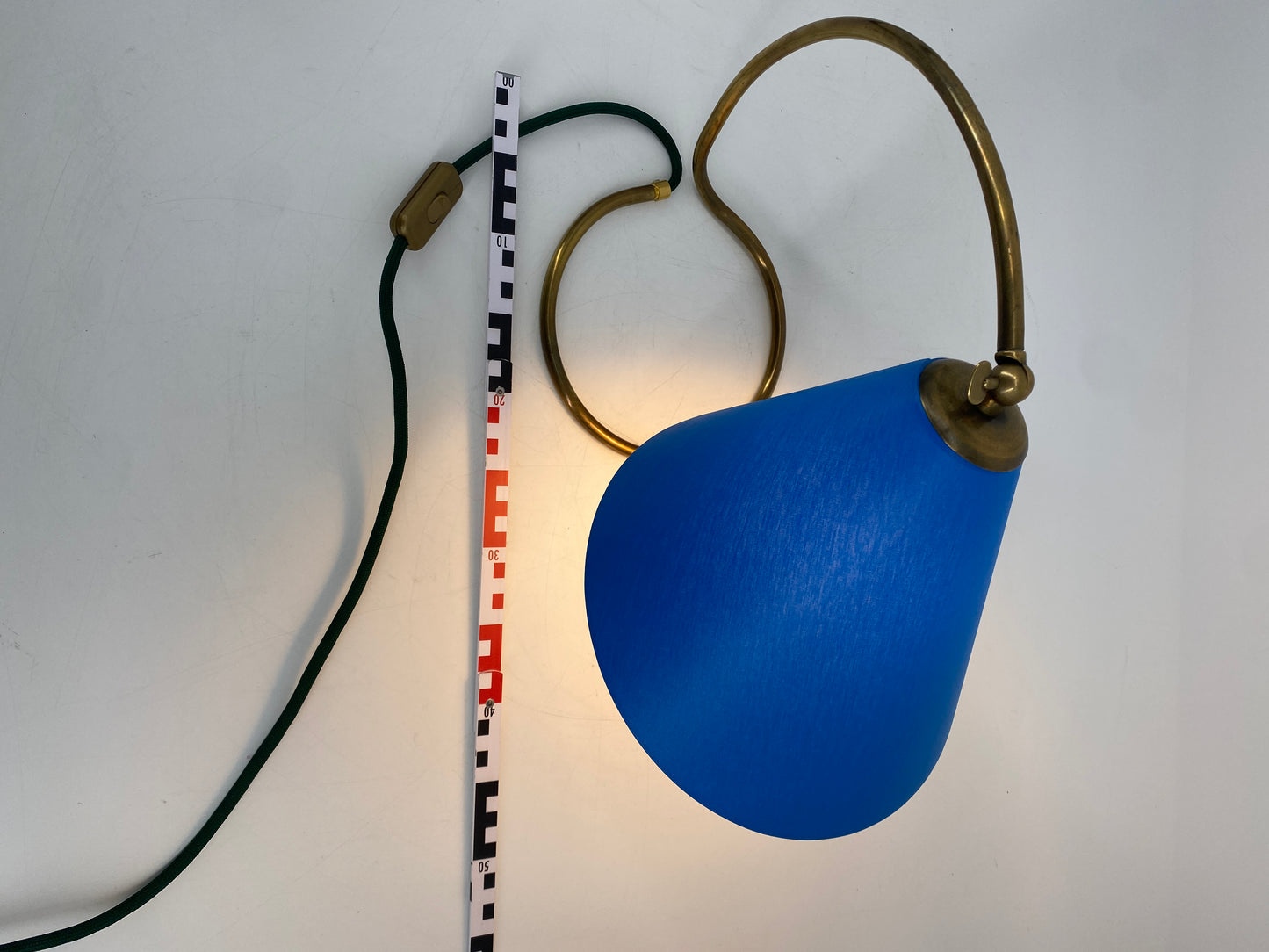 Tischlampe mit Messingfuß, 50er Jahre