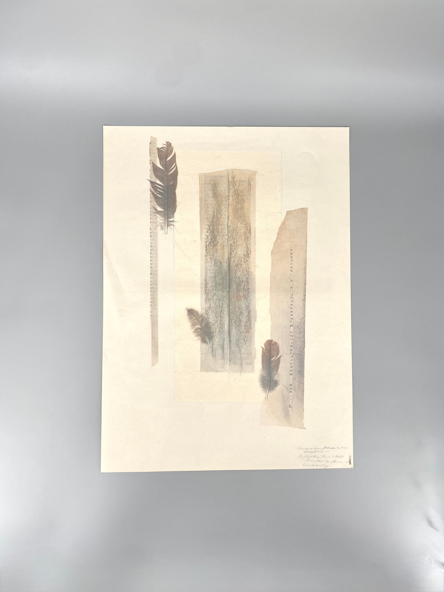 Peter Krüll - Collage mit Federn und Zeitungspapier