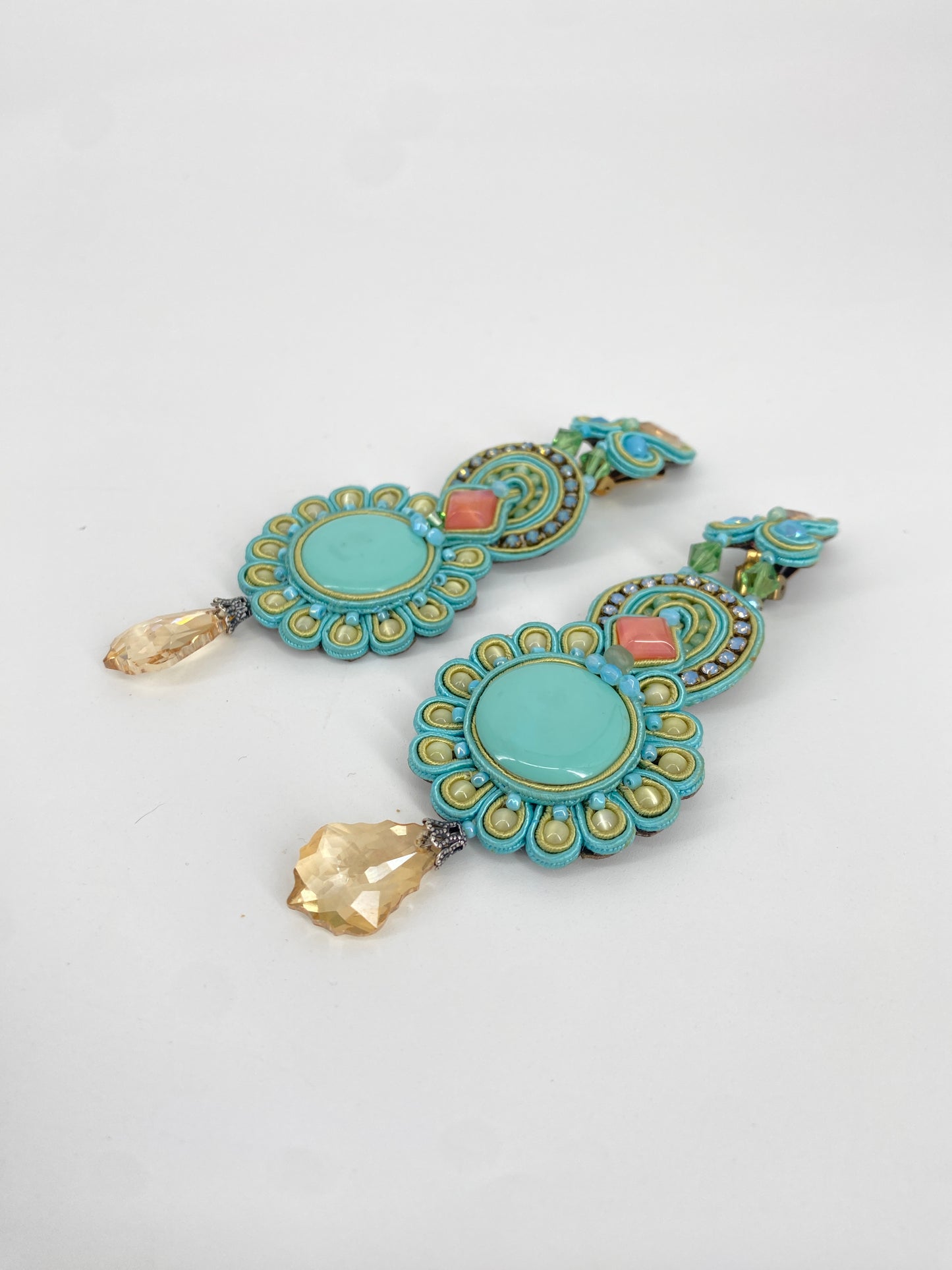 Clip Ohrringe "Celeste" von Dori Csengeri