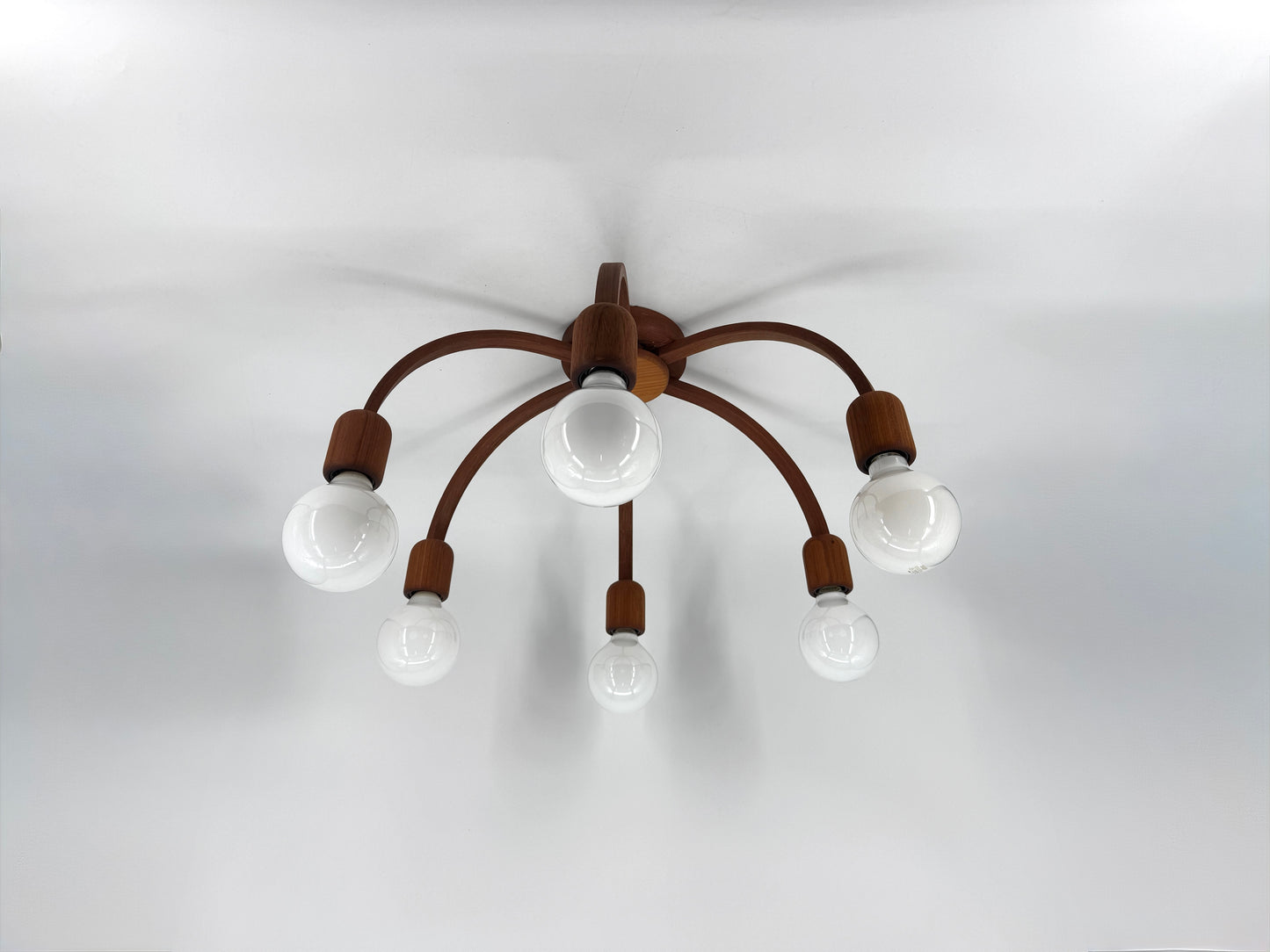 6-flammige Deckenlampe von DOMUS aus massivem Teakholz, Dänemark um 1960/1970