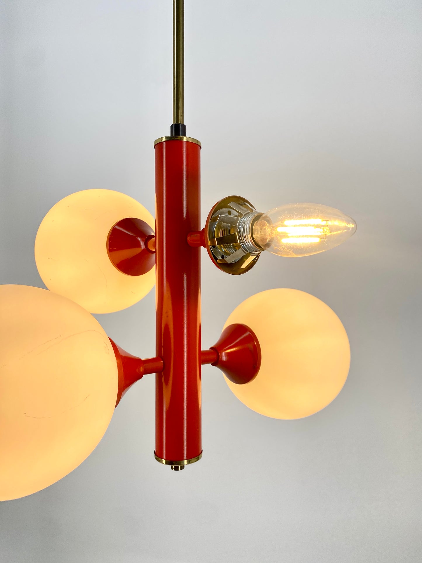Space Age Deckenlampe mit Opalglaskugeln von Kaiser Leuchten, Messing, Orange