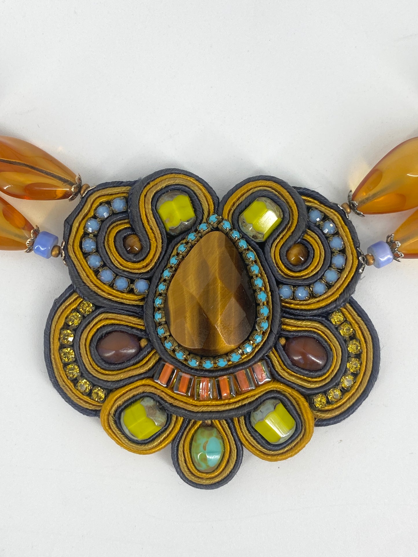 Soutache Halskette von Dori Csengeri