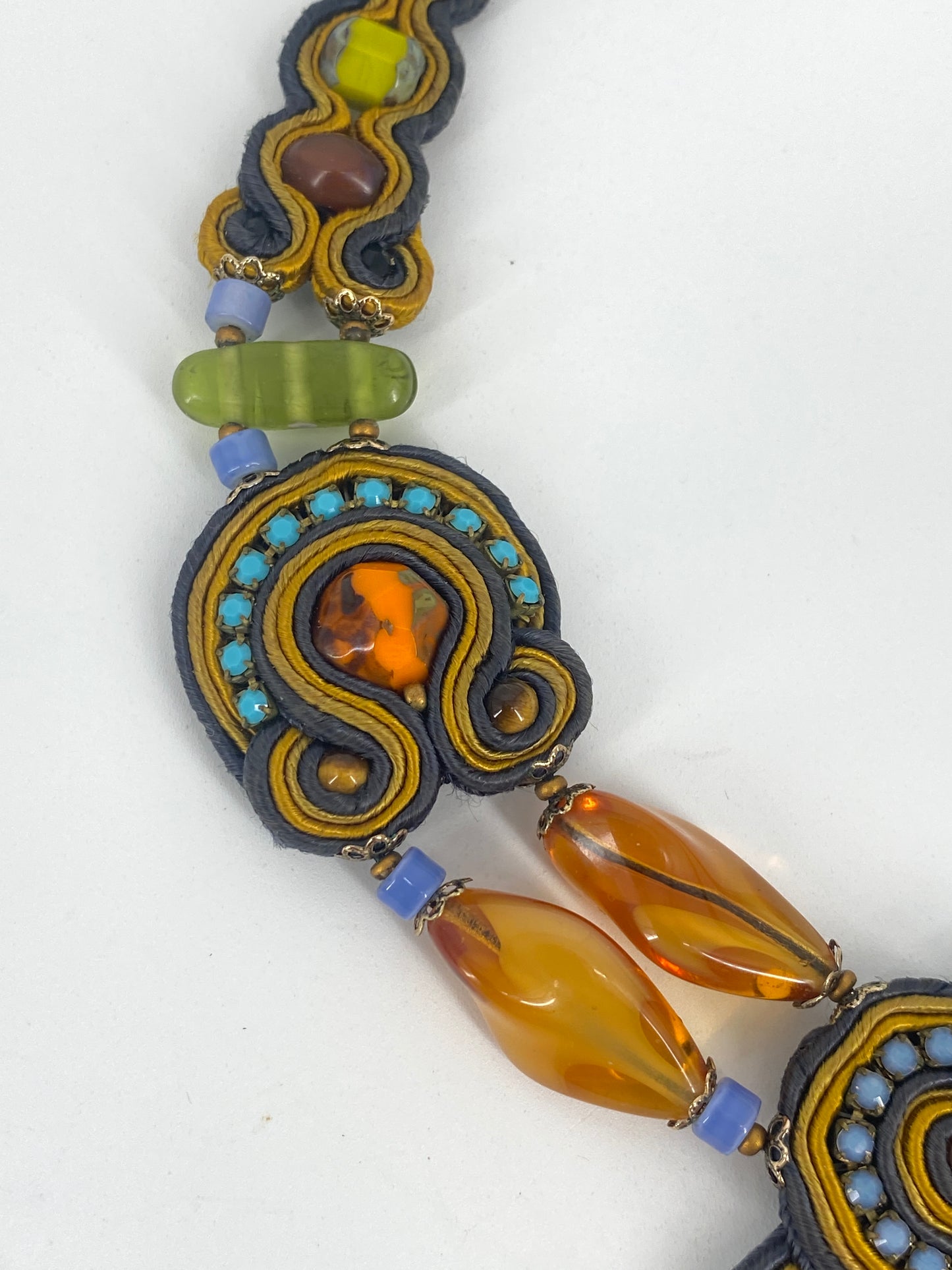 Soutache Halskette von Dori Csengeri