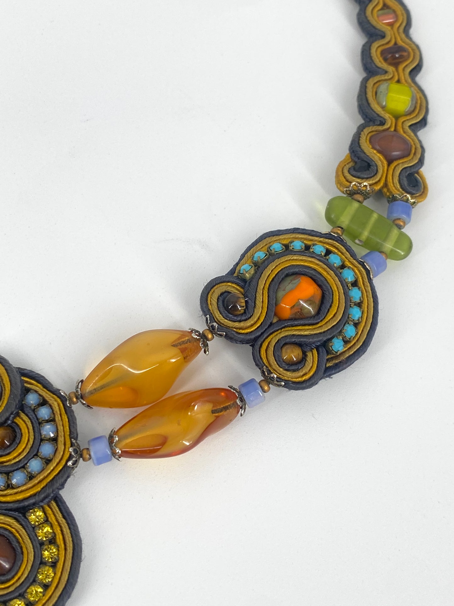 Soutache Halskette von Dori Csengeri