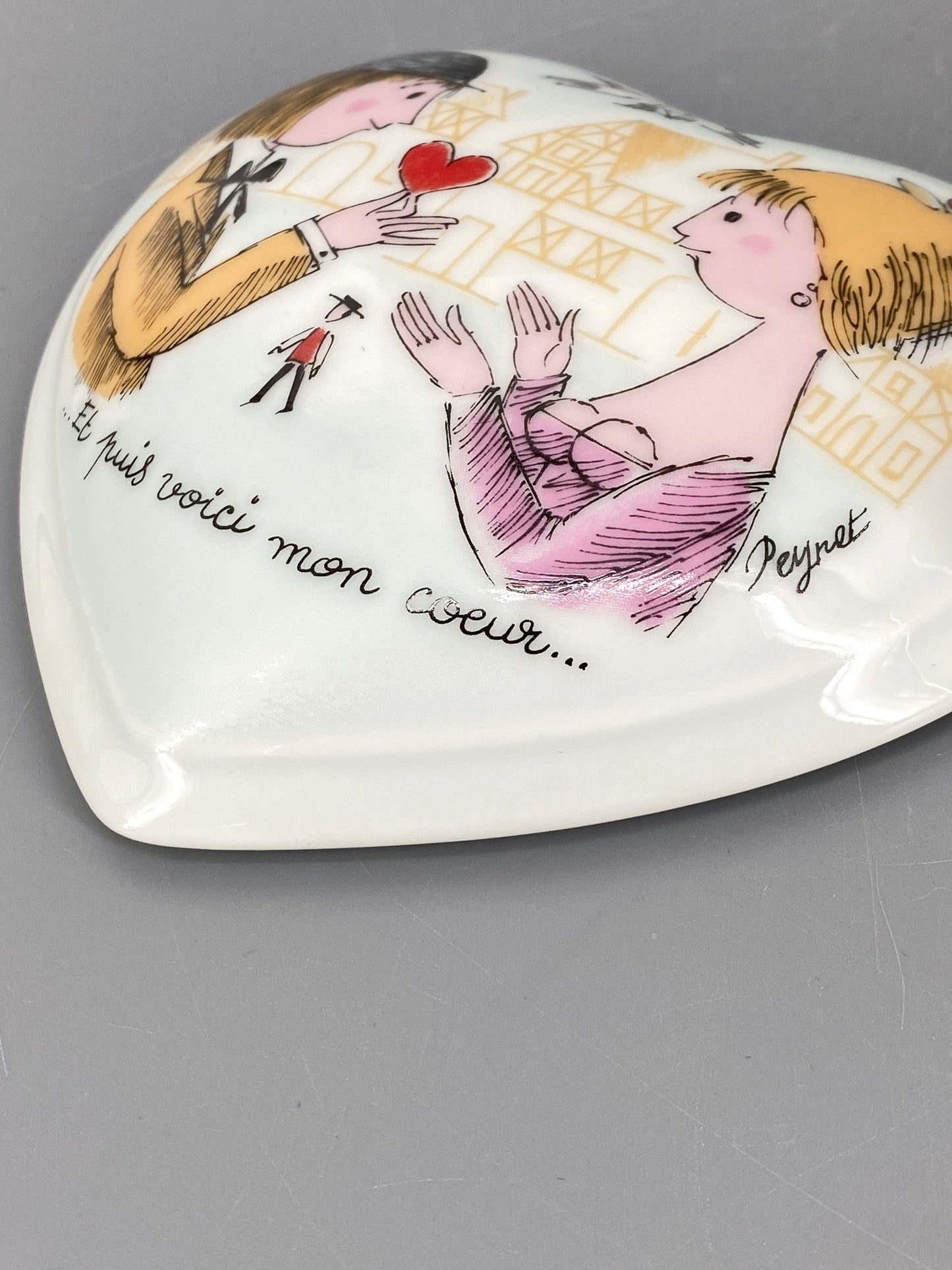 Porzellan Herz Dose mit Peynet Illustration aus Strassbourg, Frankreich