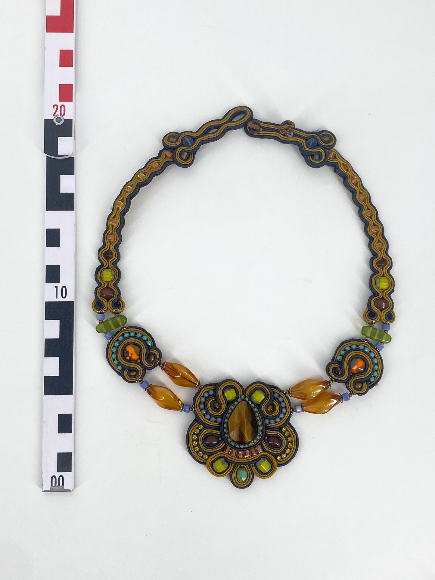 Soutache Halskette von Dori Csengeri