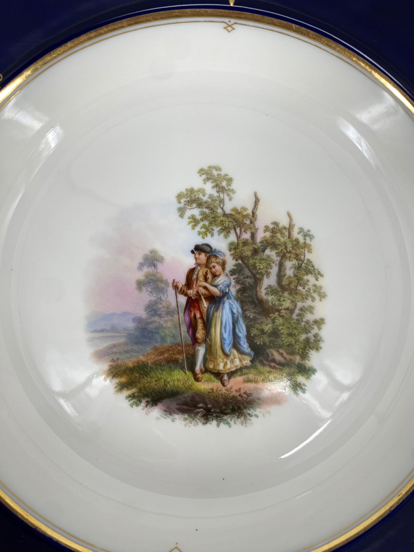 * MEISSEN 1ST WAHL PORZELLAN PRUNKTELLER MIT "GALANTE SZENEN"