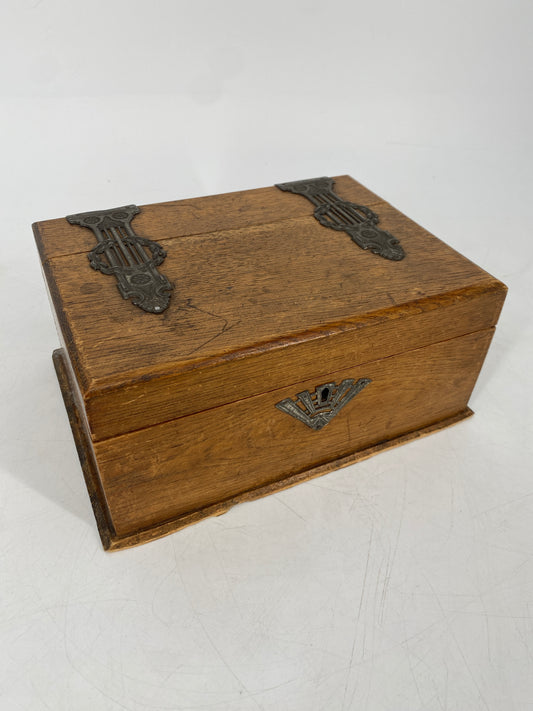 Jugendstil Schatulle mit Metallbeschlägen um 1900