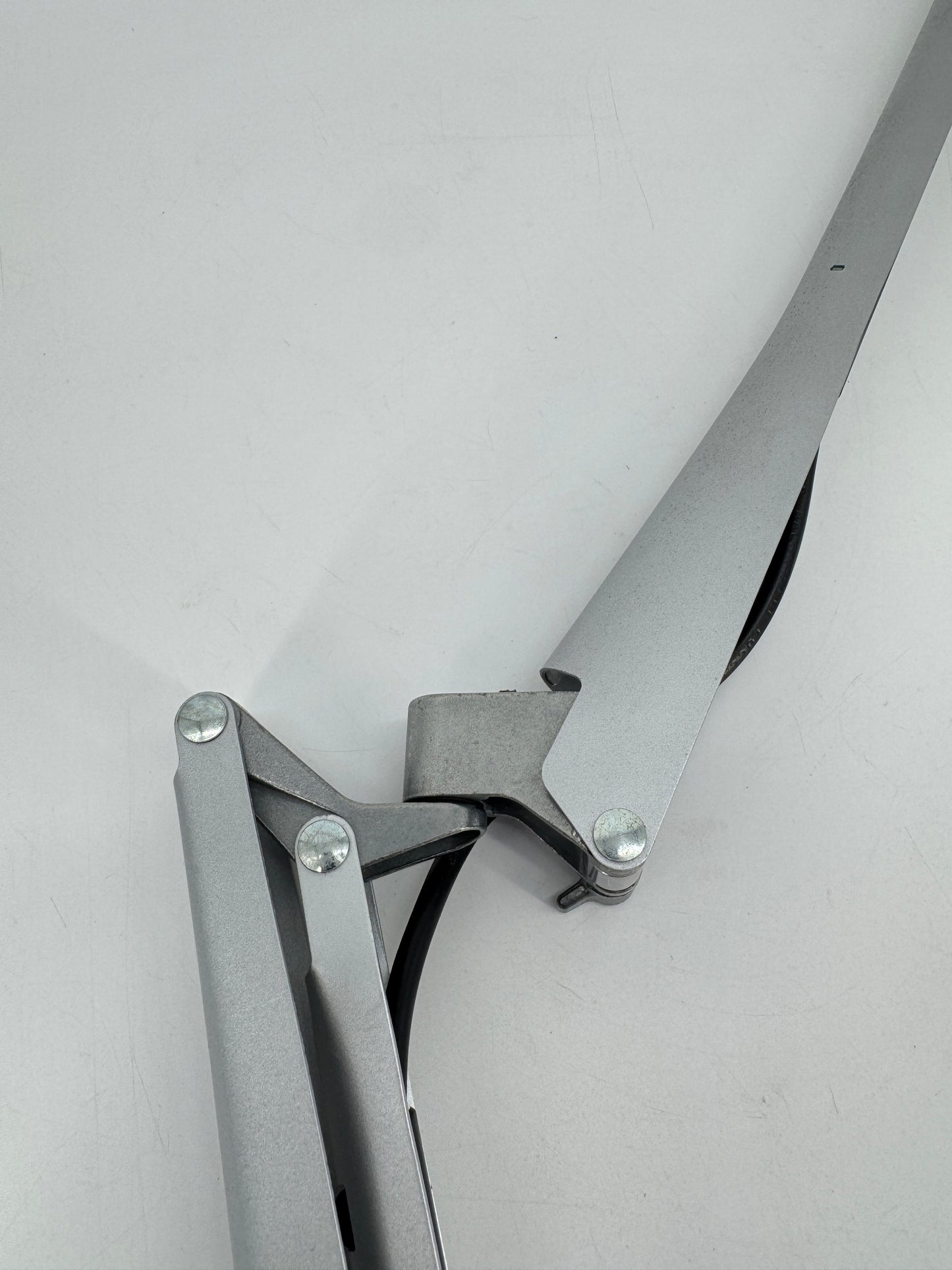 Luceplan Fortebraccio D33 N 100 Tischlampe