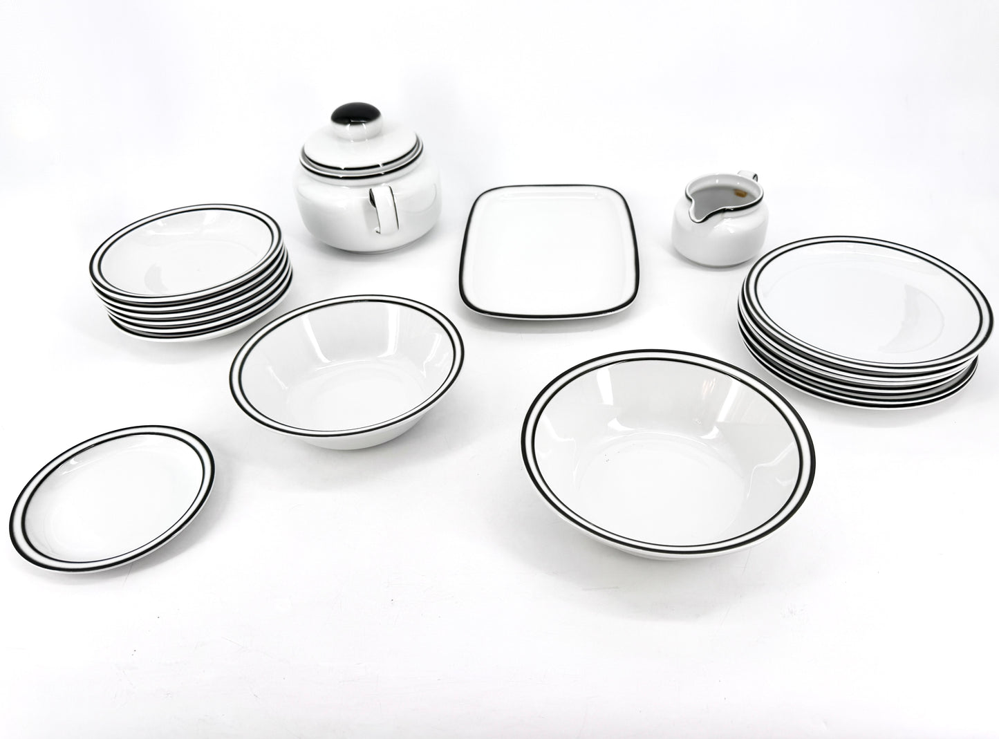 Porzellan-Geschirr in minimalistischem Design. Von Winterling
