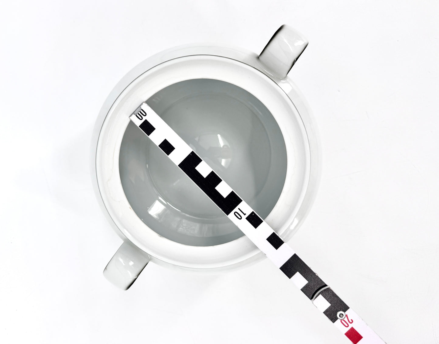 Porzellan-Geschirr in minimalistischem Design. Von Winterling