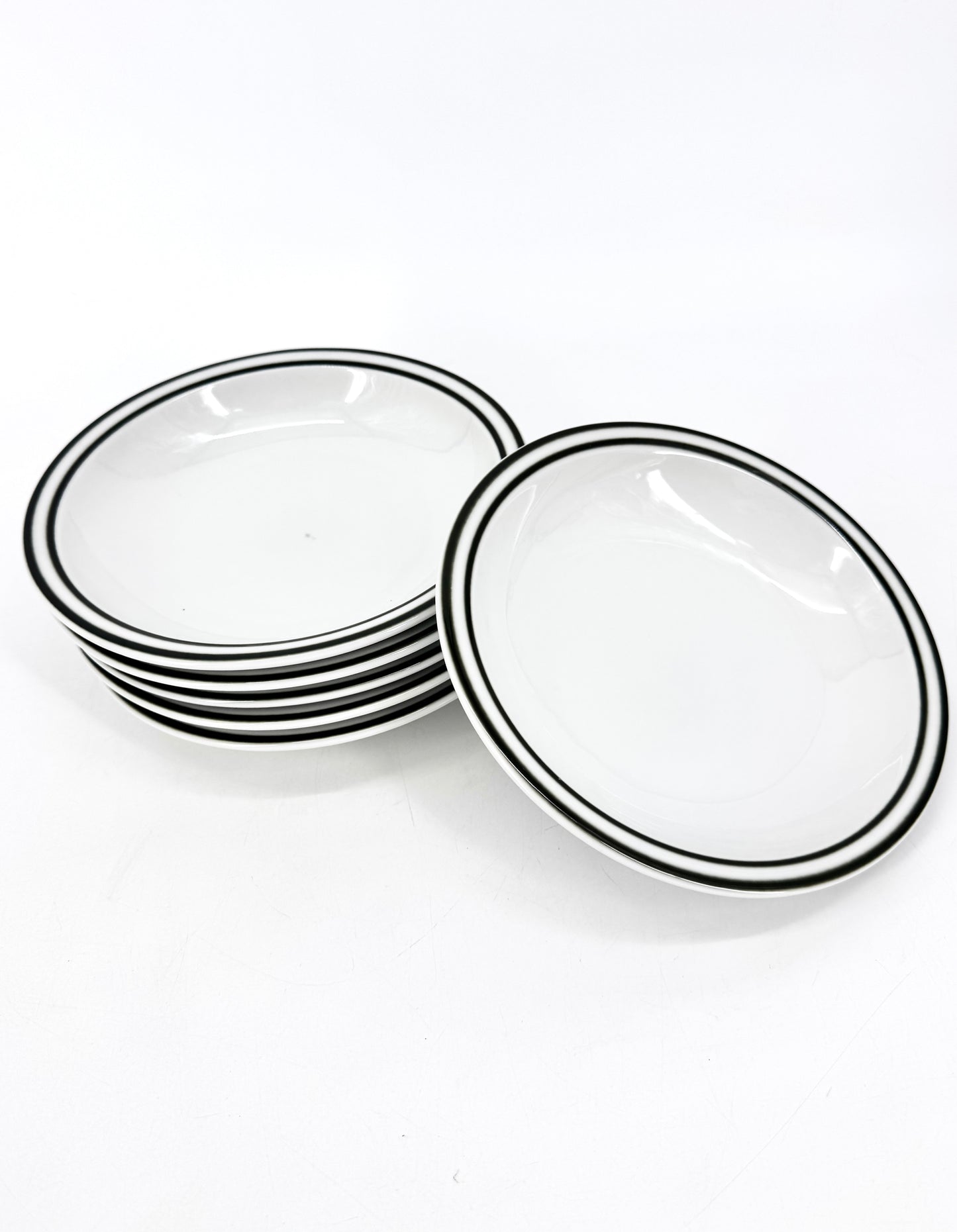 Porzellan-Geschirr in minimalistischem Design. Von Winterling